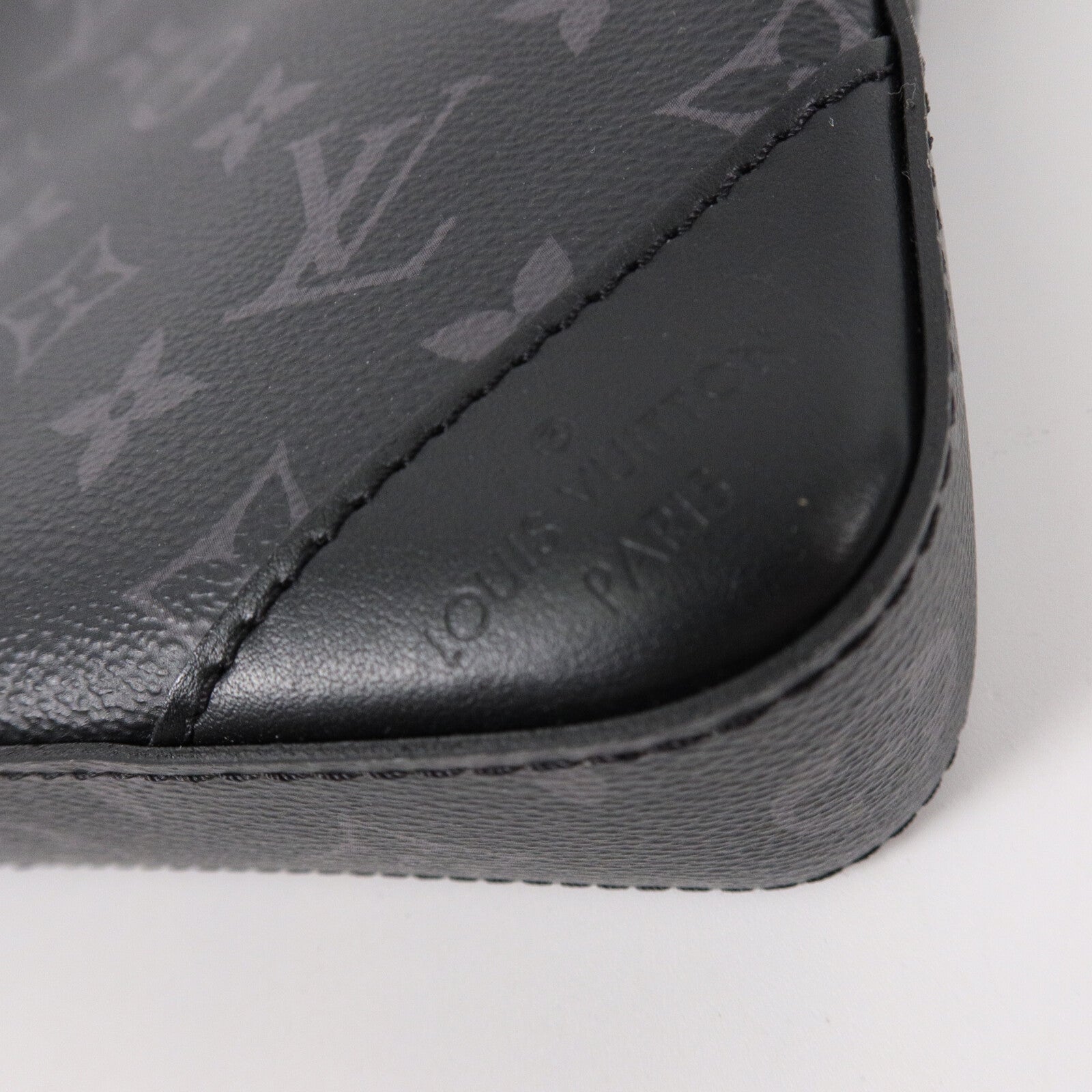 LOUIS VUITTON Monogram Eclipse Reverse Trio Messenger肩背袋