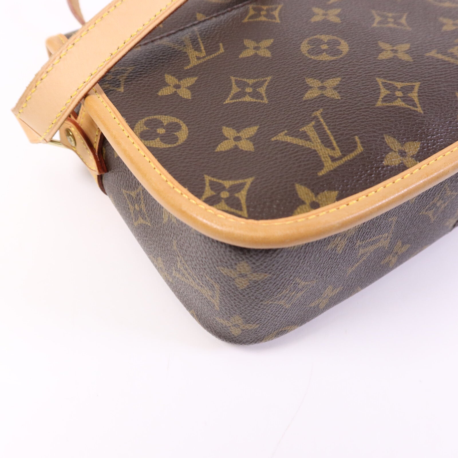LOUIS VUITTON Monogram Sologne金扣肩背袋