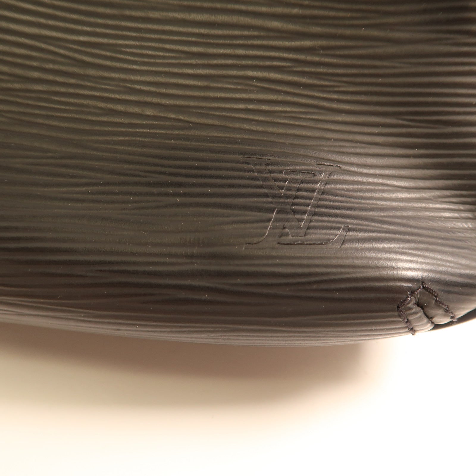 LOUIS VUITTON Epi Turenne PM銀扣肩背袋