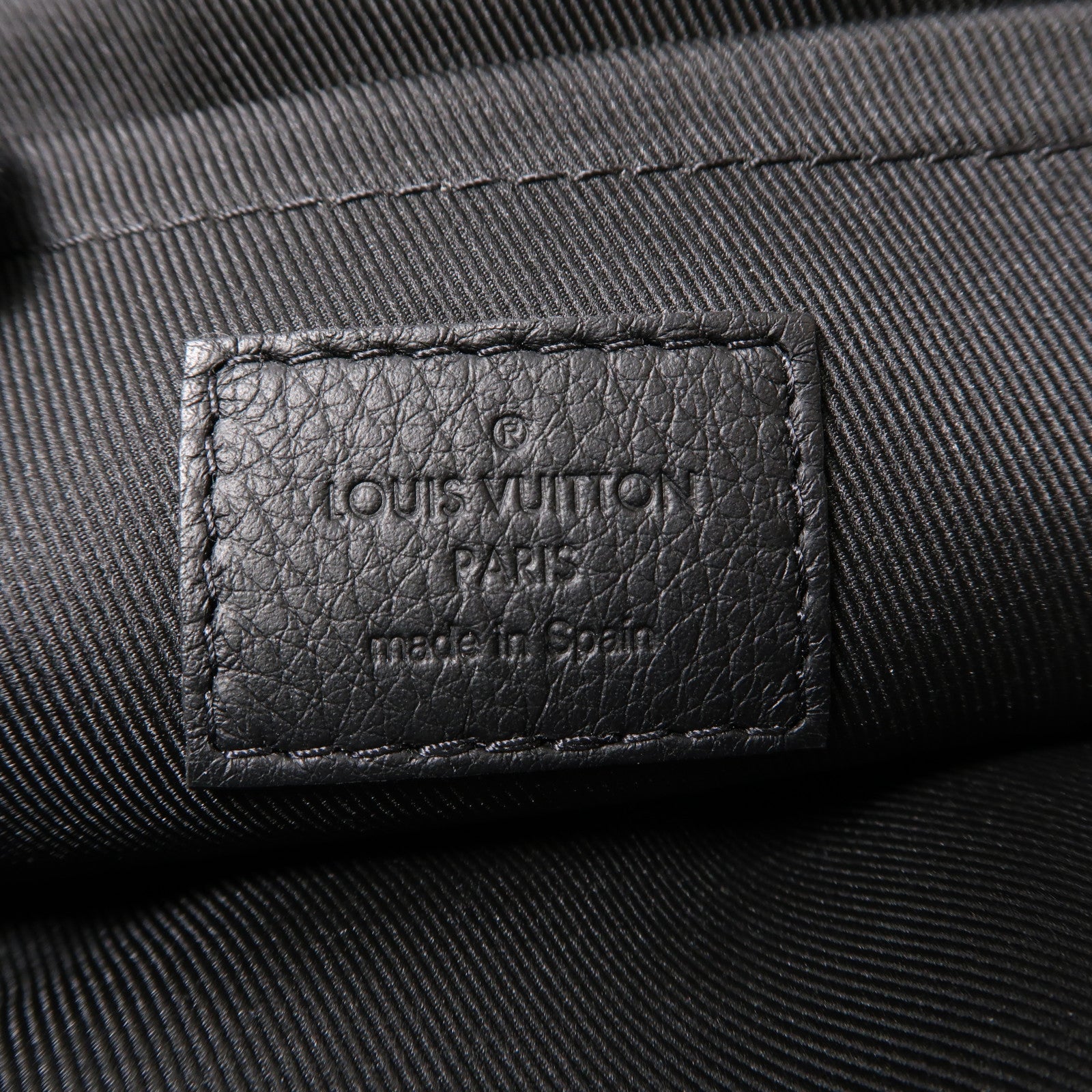 LOUIS VUITTON Monogram Shadow Pochette Voyage Souple手拿包黑色