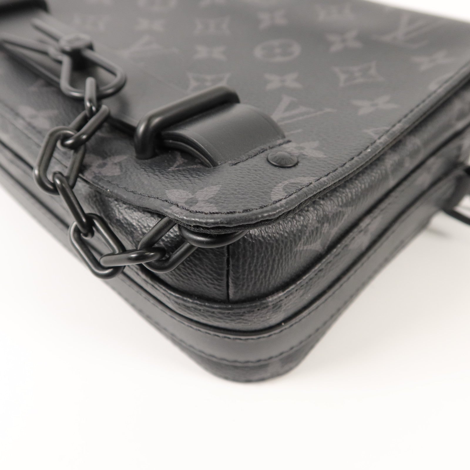 LOUIS VUITTON Monogram Eclipse Steamer肩背袋