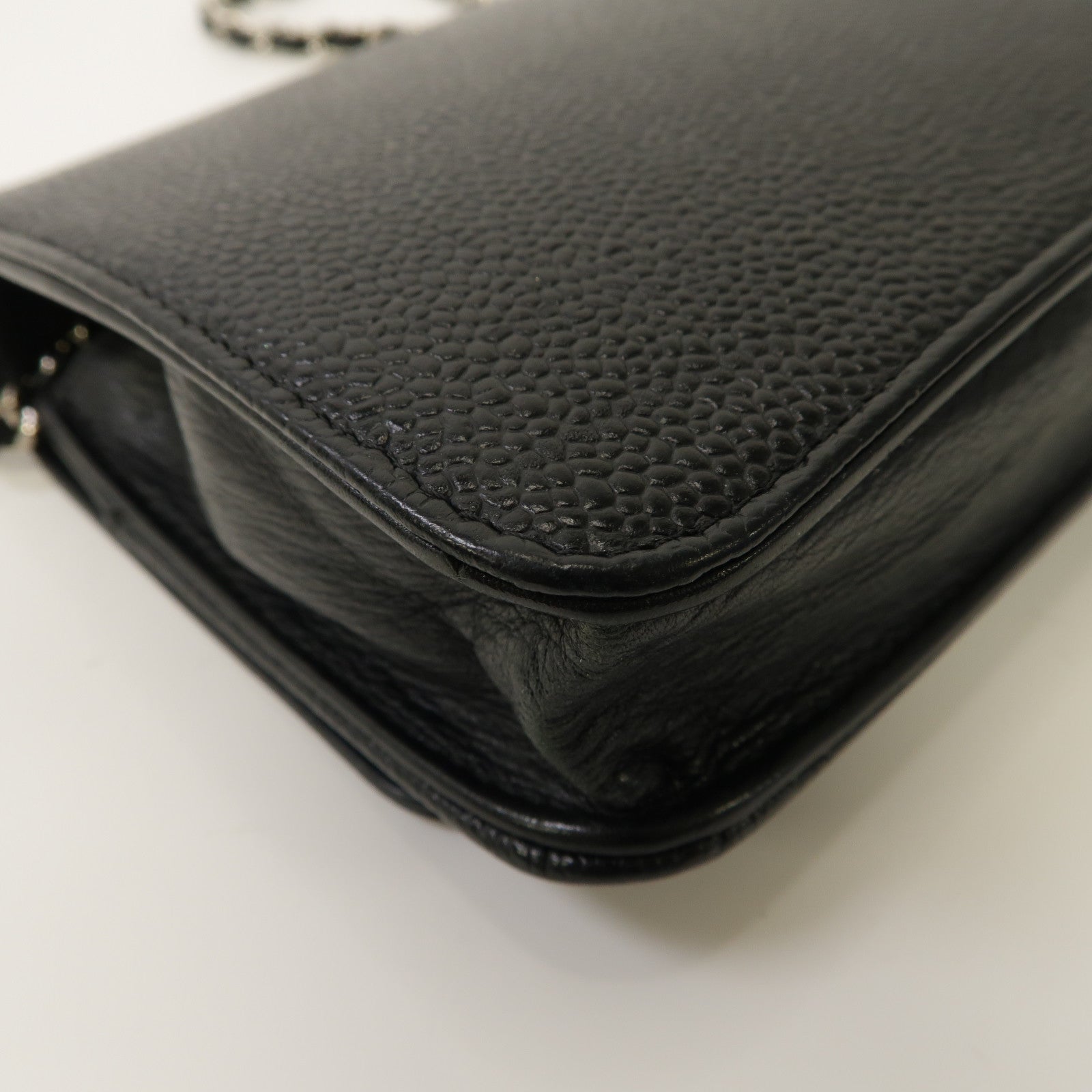 CHANEL Caviar皮革Wallet On Chain銀扣鏈帶肩背袋黑色