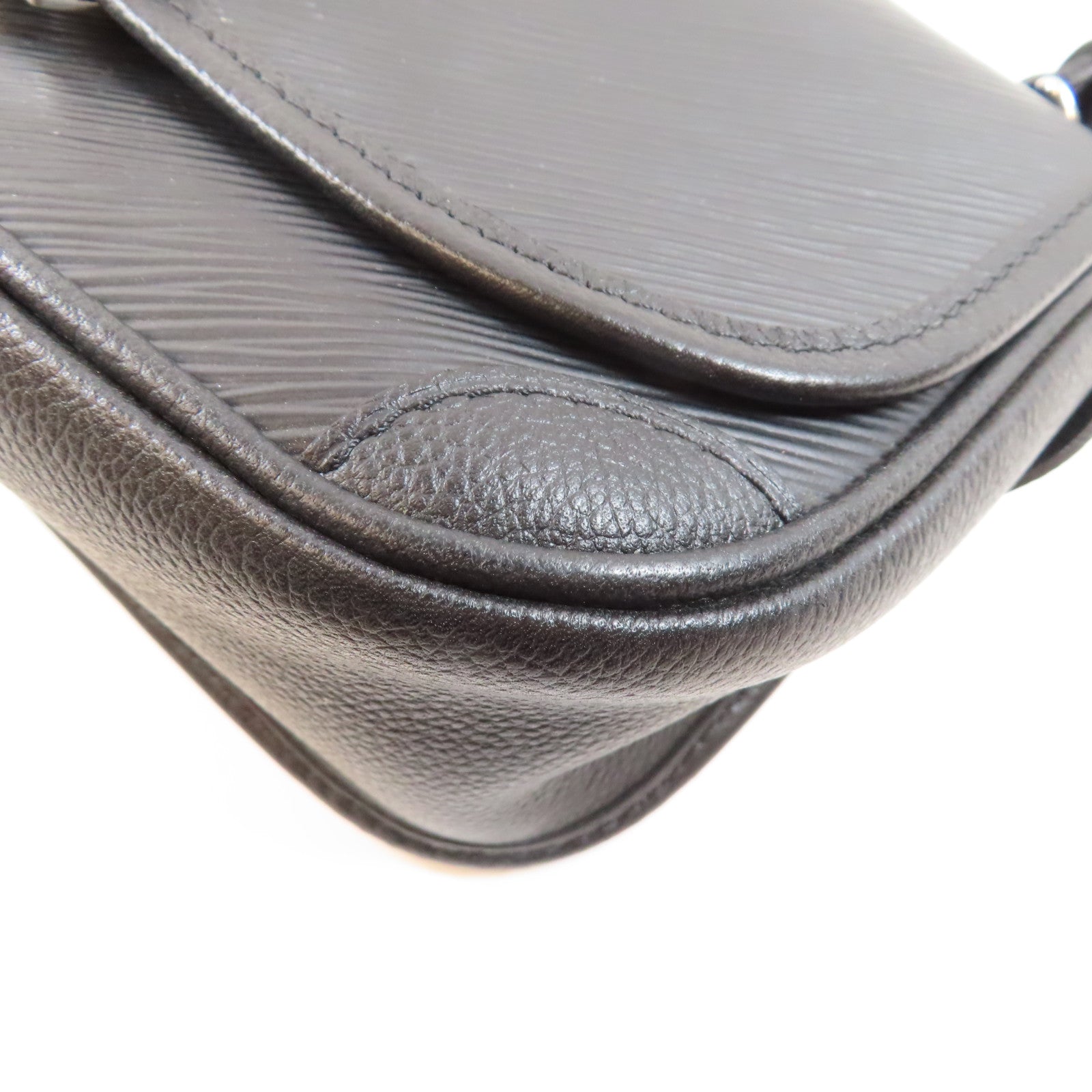 LOUIS VUITTON Epi Buci銀扣肩背袋黑色