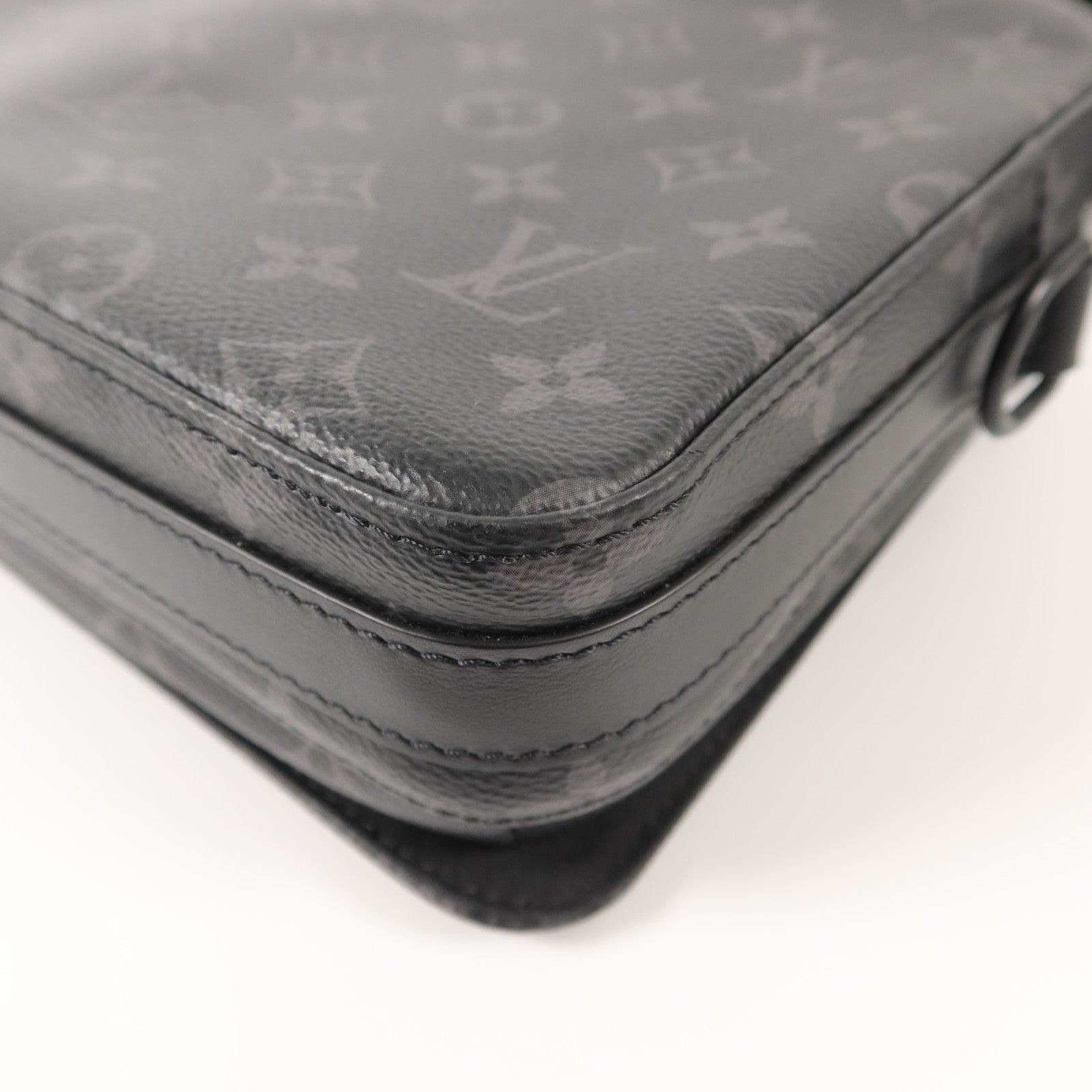 LOUIS VUITTON Monogram Eclipse Steamer肩背袋