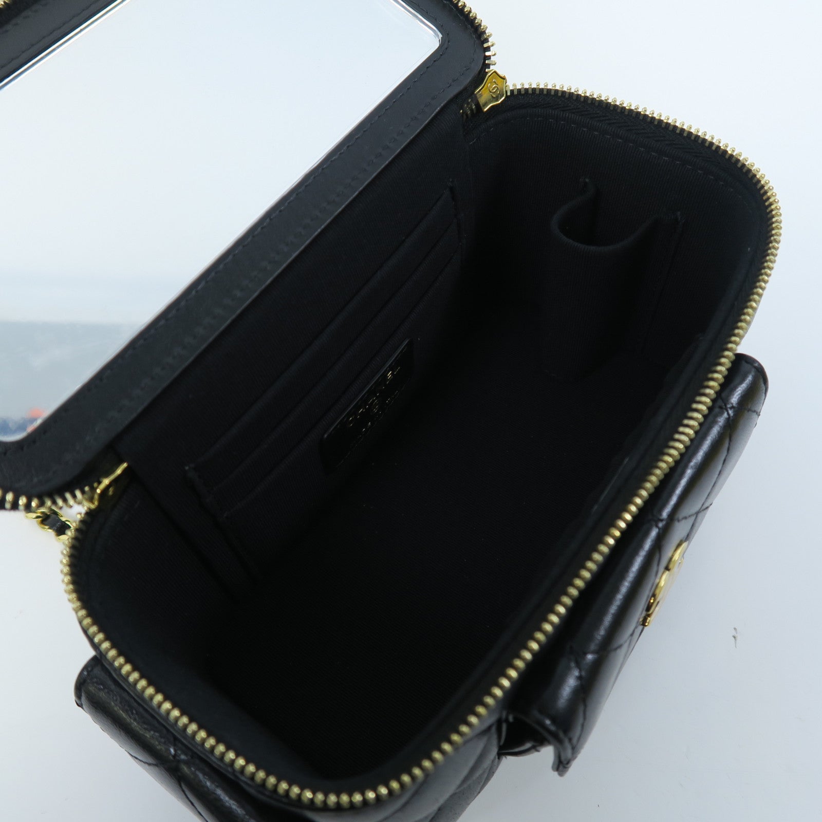 CHANEL **【激減優惠】菱格羊皮皮革Chain Shoulder金扣鏈帶肩背袋黑色