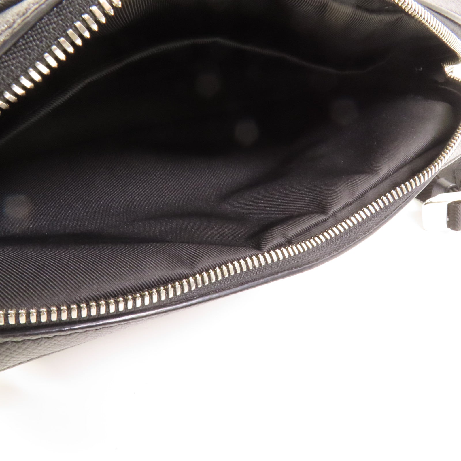 LOUIS VUITTON 【激減優惠】Monogram Eclipse/Taiga Outdoor Messenger銀扣肩背袋