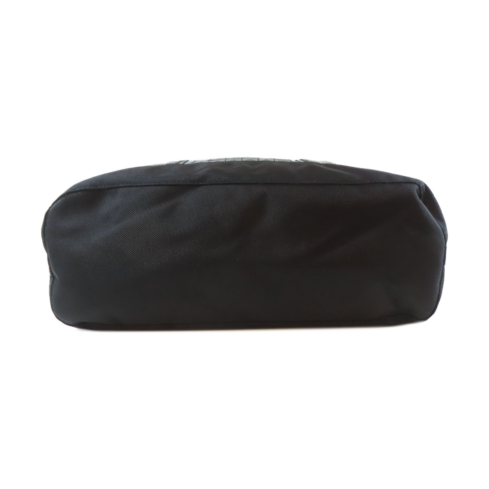 ISSEY MIYAKE 【激減優惠】PU塗層Issey Miyake黑扣手挽袋綠色