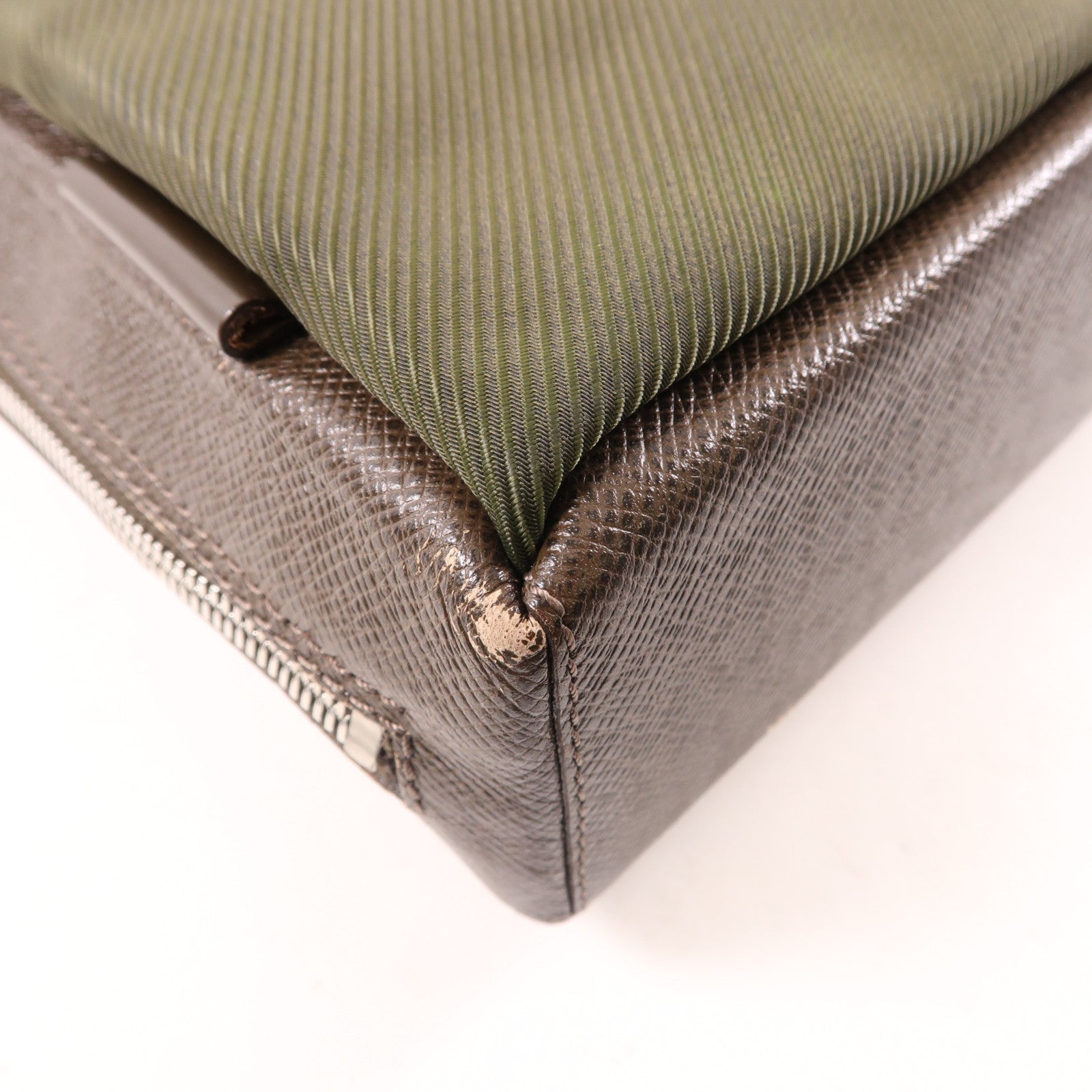 LOUIS VUITTON Taiga/帆布Beluga銀扣肩背袋棕色/綠色