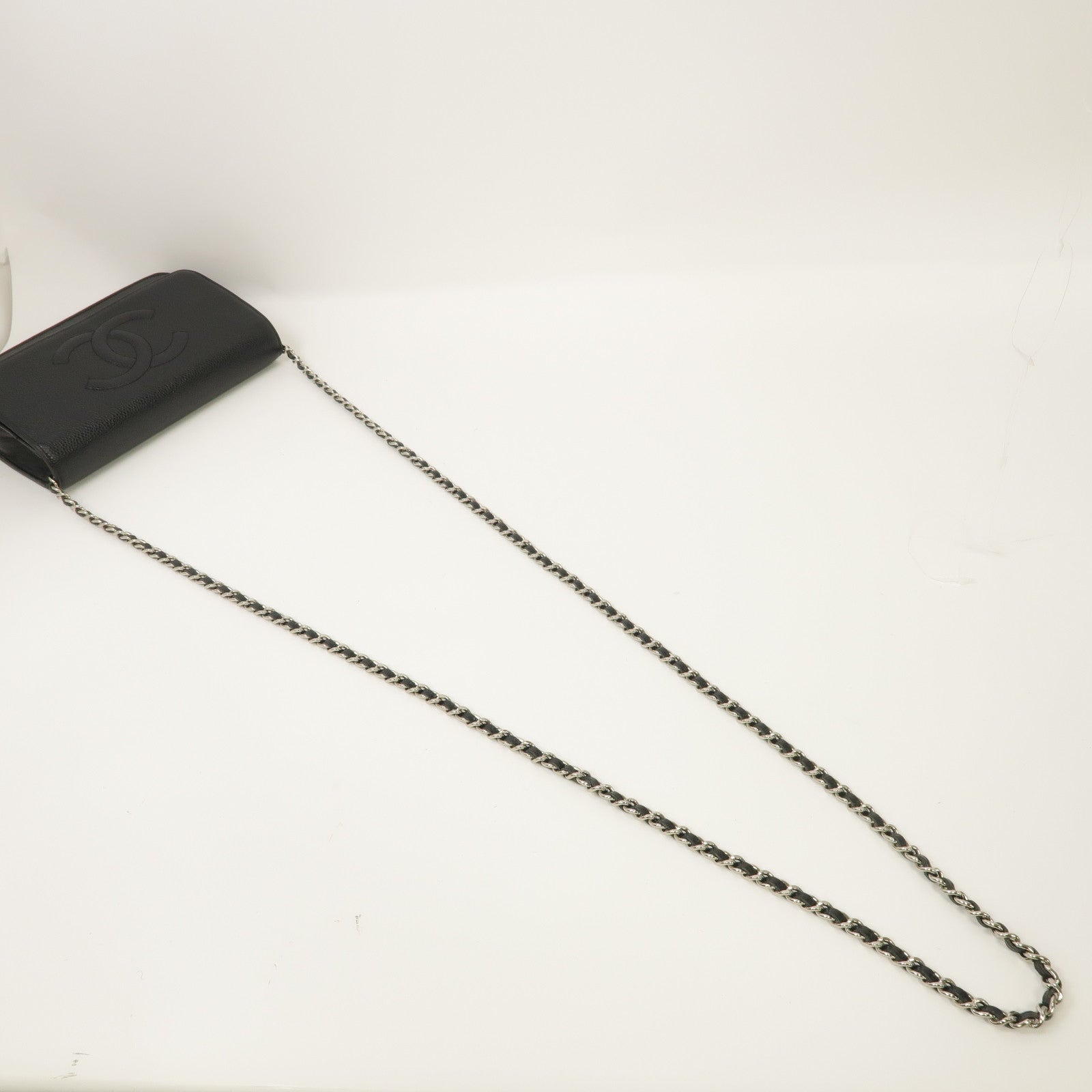 CHANEL Caviar皮革Wallet On Chain銀扣鏈帶肩背袋黑色