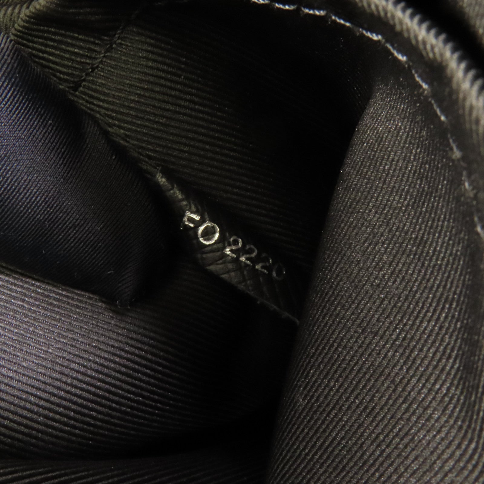 LOUIS VUITTON 【激減優惠】Monogram Eclipse/Taiga Outdoor Messenger銀扣肩背袋