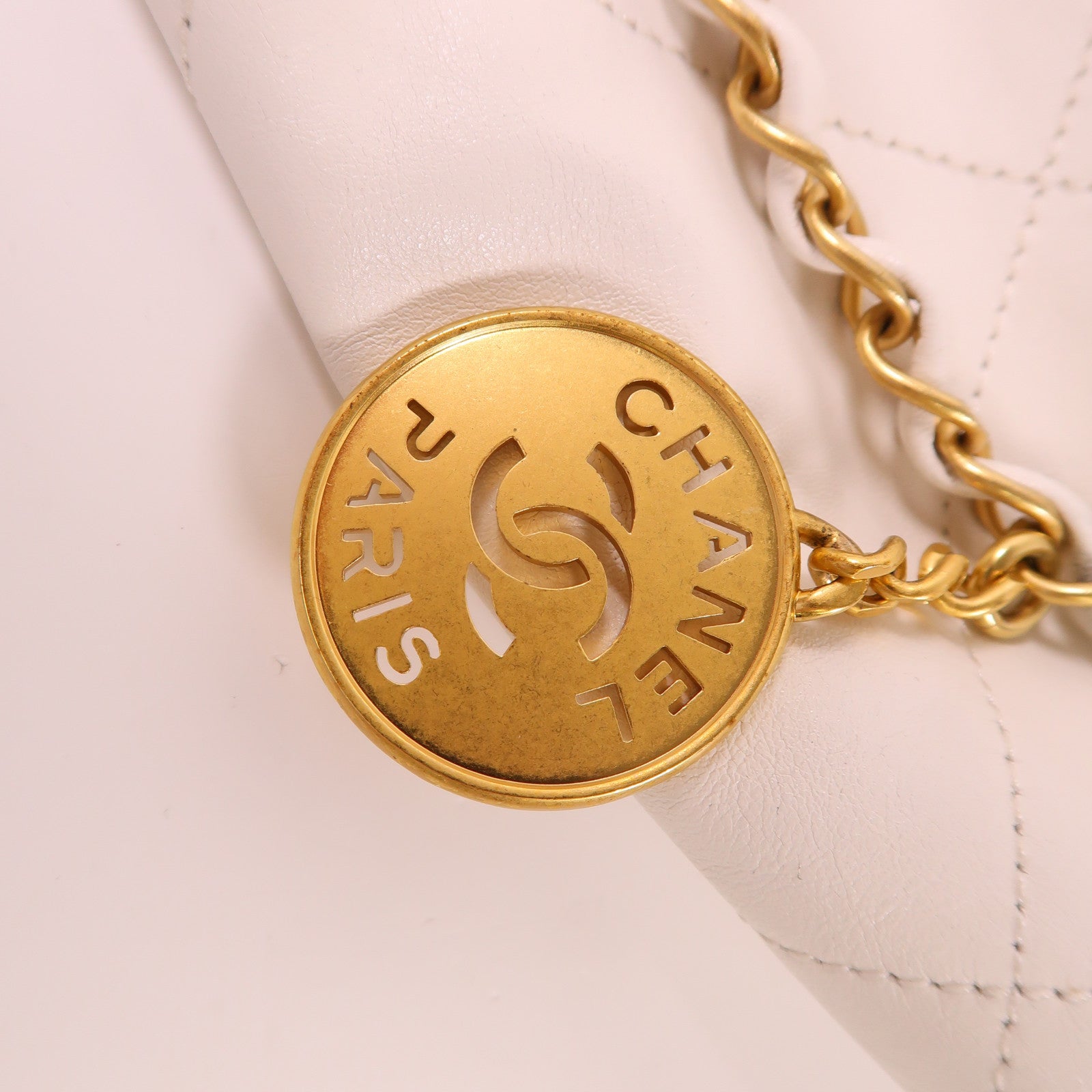 CHANEL 牛皮皮革Chanel 22 Small金扣鏈帶肩背袋