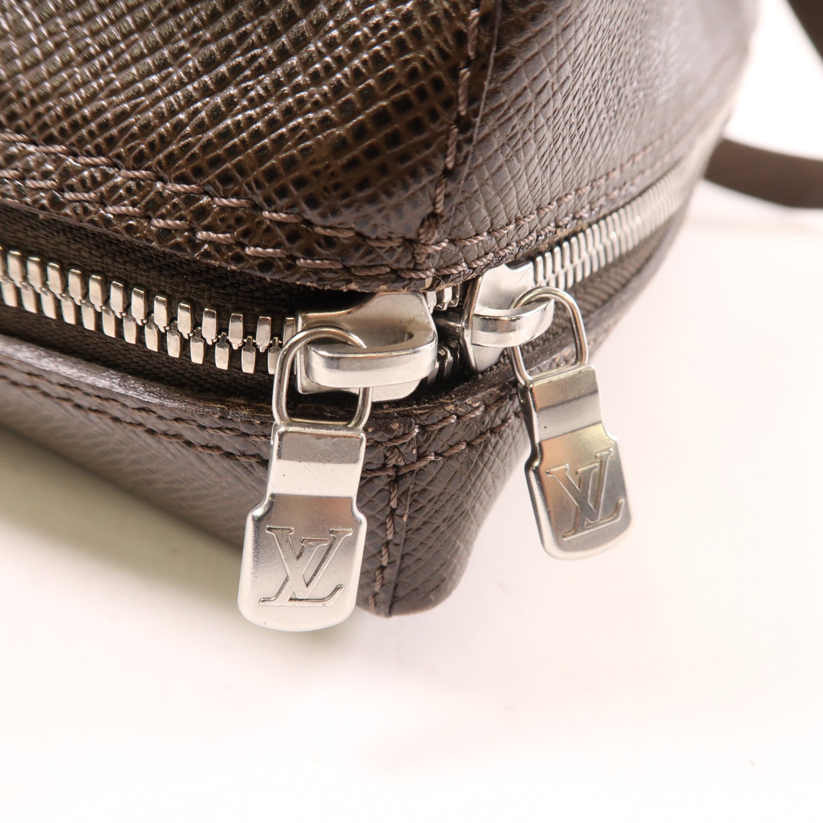 LOUIS VUITTON Taiga/帆布Beluga銀扣肩背袋棕色/綠色