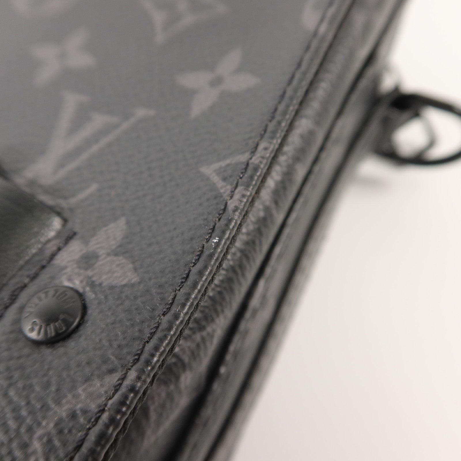 LOUIS VUITTON Monogram Eclipse Steamer肩背袋