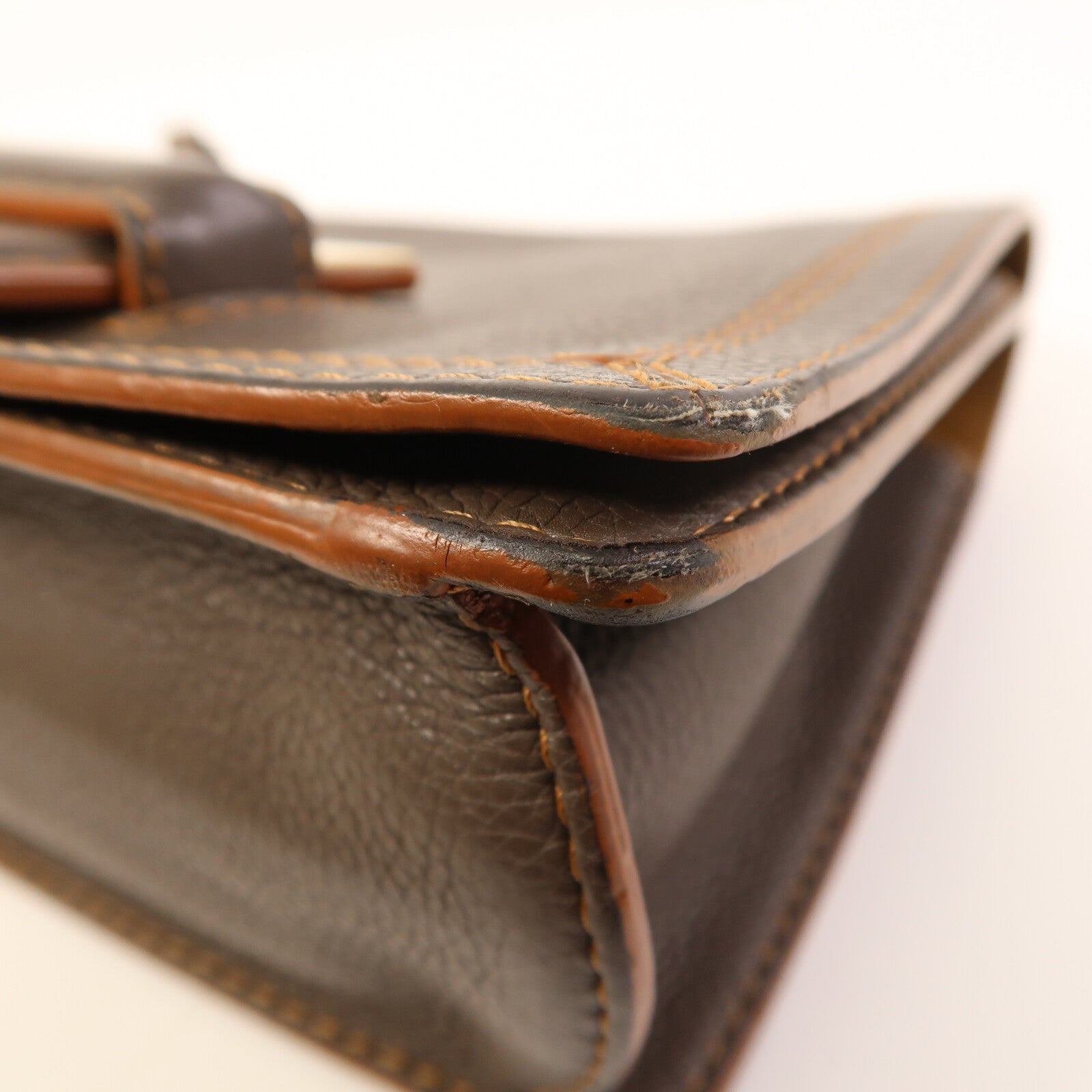 LOEWE 牛皮皮革Barcelona Medium金扣肩背袋