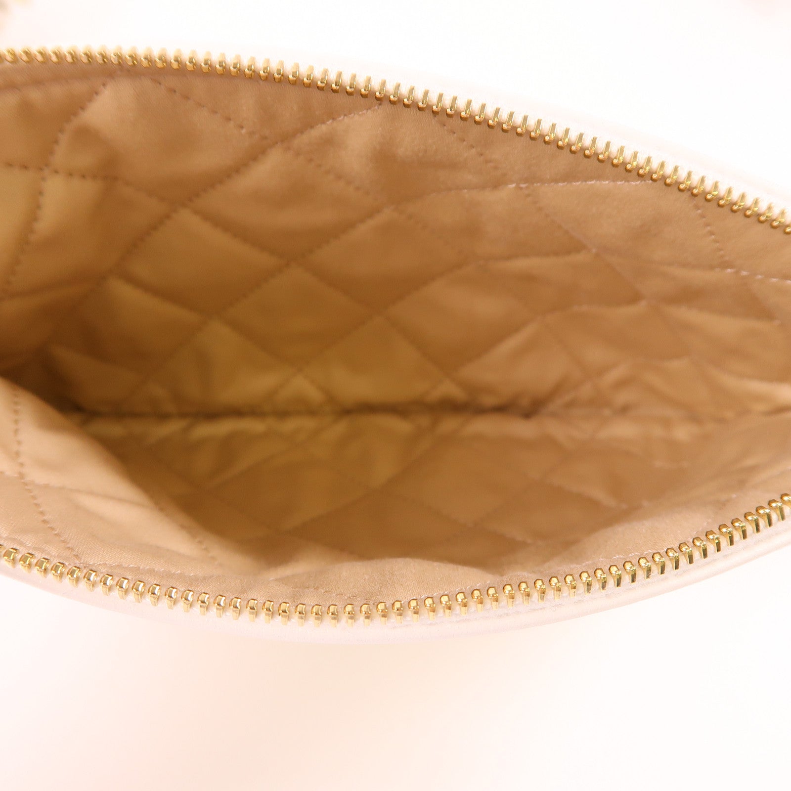 CHANEL 牛皮皮革Chanel 22 Small金扣鏈帶肩背袋