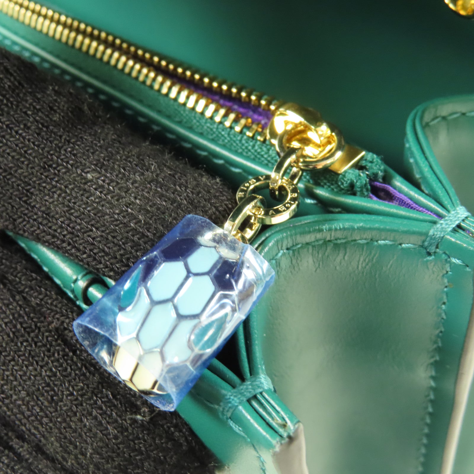 BVLGARI 牛皮皮革Chain Shoulder金扣鏈帶肩背袋