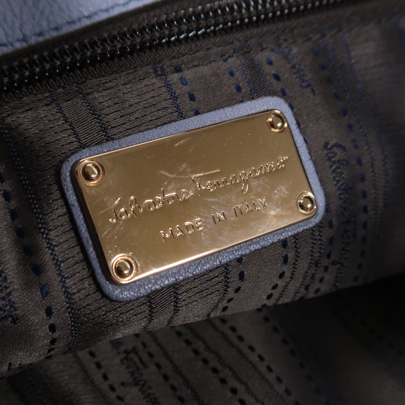 Salvatore Ferragamo 牛皮皮革Chain Shoulder Bag金扣肩背袋藍色