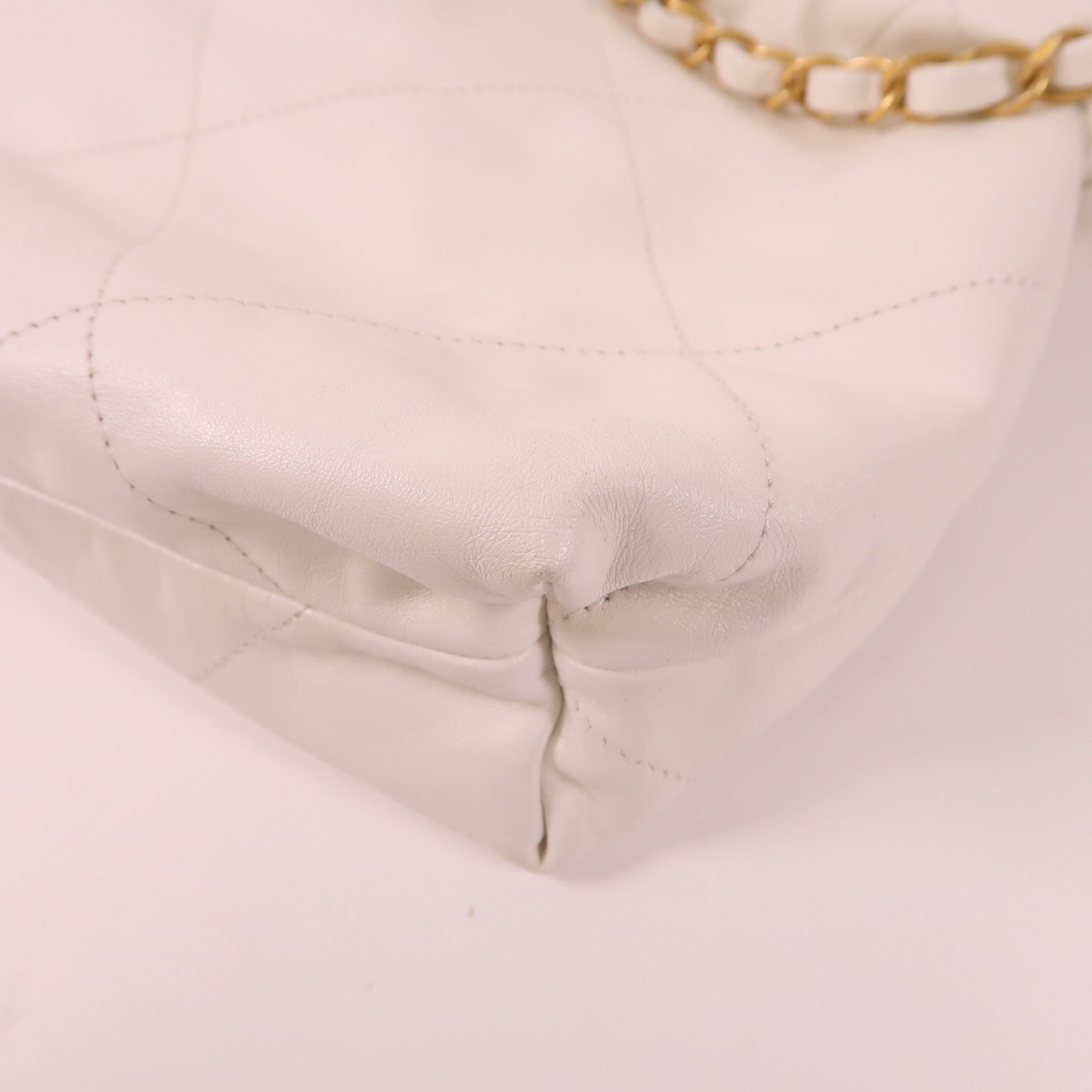 CHANEL 牛皮皮革Chanel 22 Small金扣鏈帶肩背袋