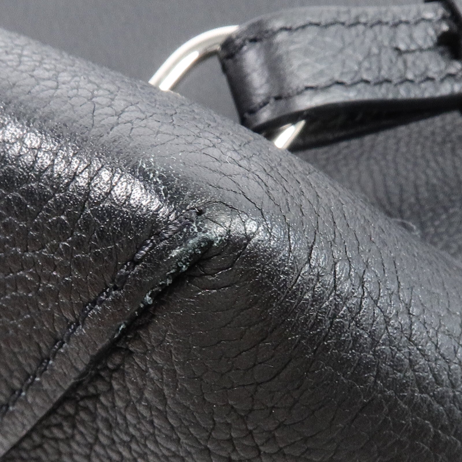 LOUIS VUITTON 牛皮皮革Lock Me Backpack背包