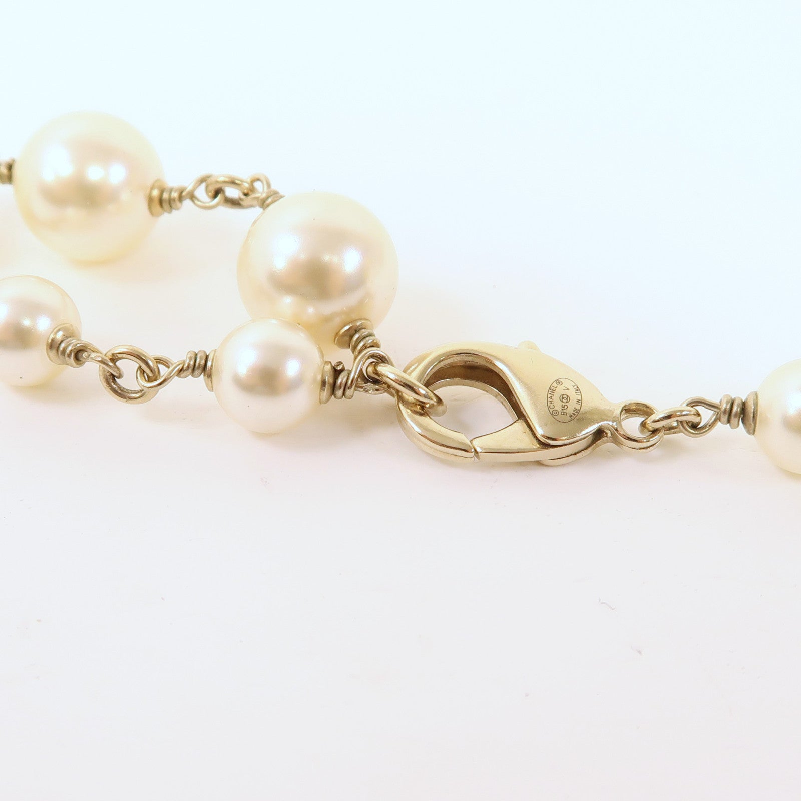 CHANEL (PRICE DOWN) CC Necklace Metal/PVC Gold/White