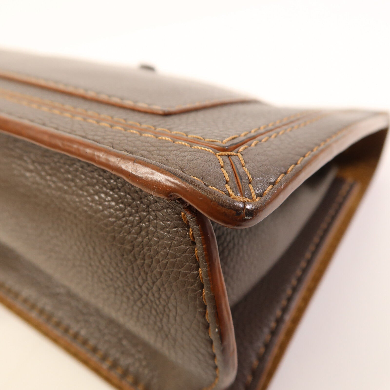 LOEWE 牛皮皮革Barcelona Medium金扣肩背袋