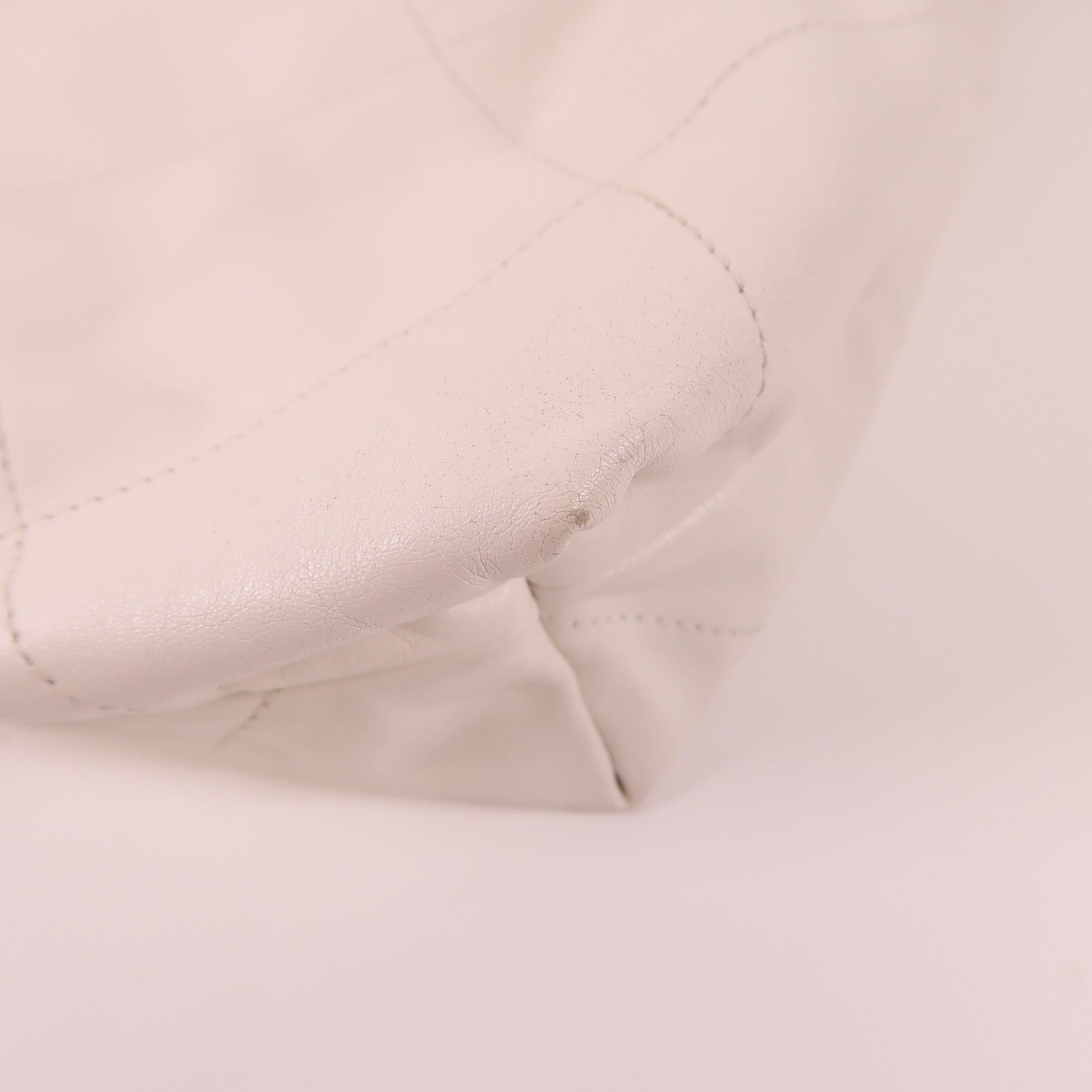 CHANEL 牛皮皮革Chanel 22 Small金扣鏈帶肩背袋