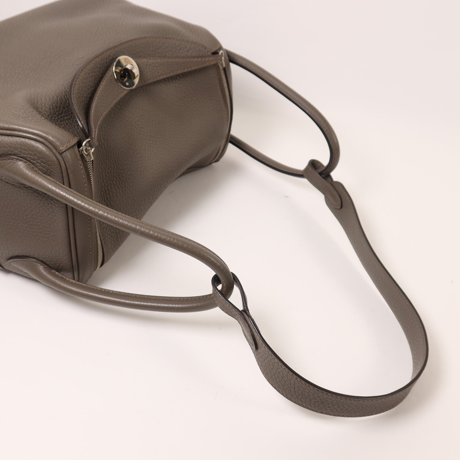 HERMES Clemence皮革Lindy 26手挽肩背兩用袋Etain