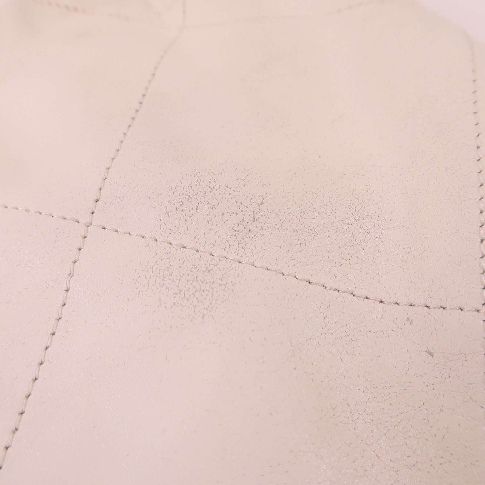 CHANEL 牛皮皮革Chanel 22 Small金扣鏈帶肩背袋