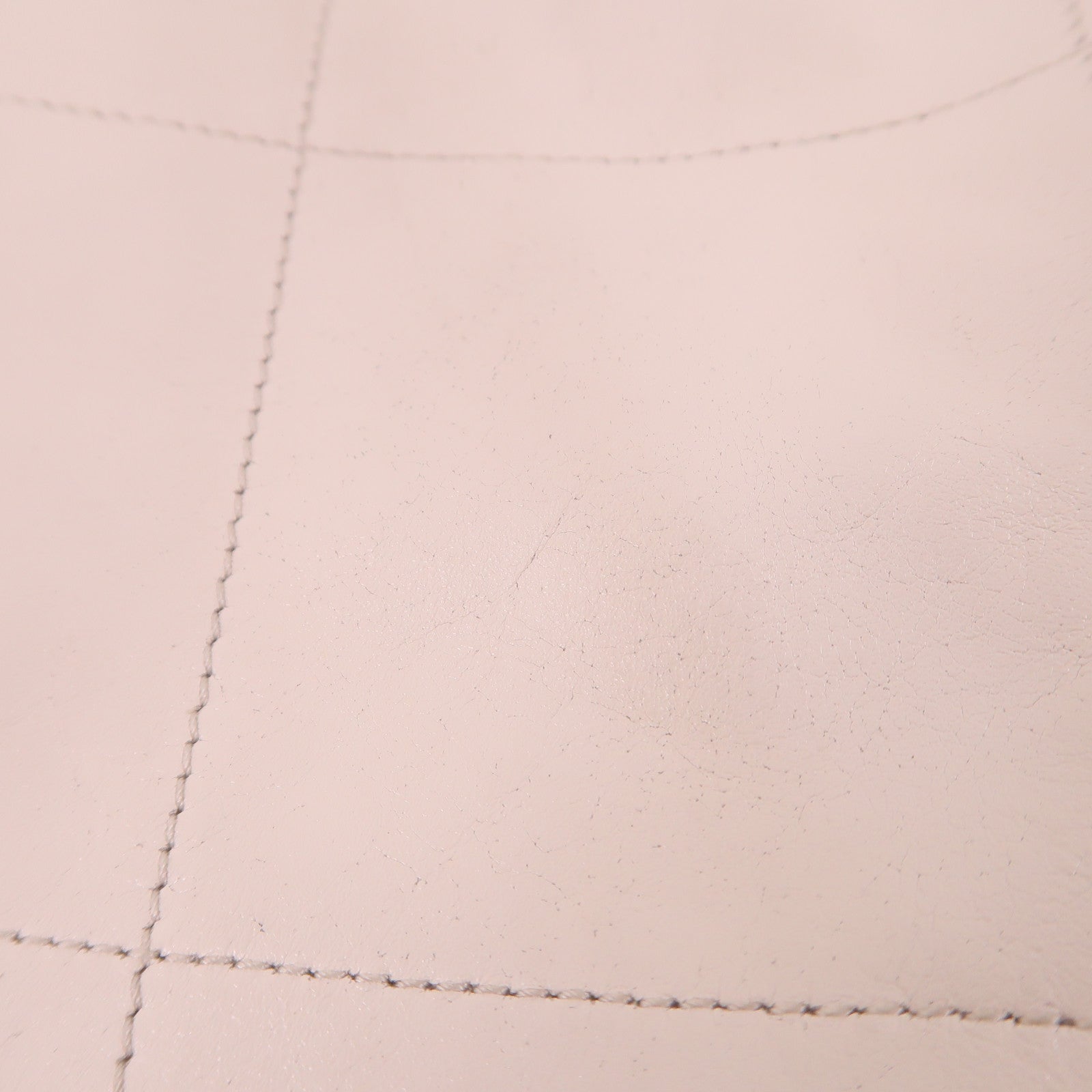 CHANEL 牛皮皮革Chanel 22 Small金扣鏈帶肩背袋