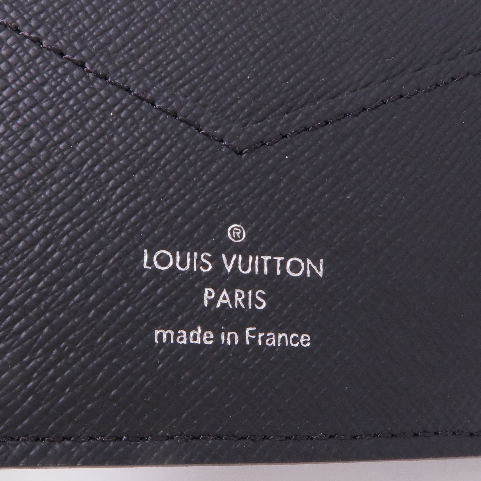 LOUIS VUITTON Monogram Eclipse Passport Cover卡片套
