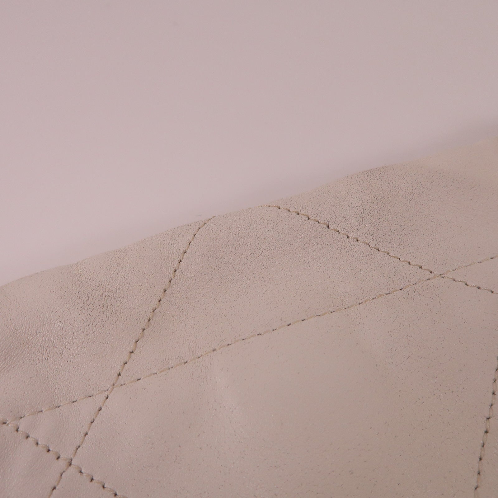 CHANEL 牛皮皮革Chanel 22 Small金扣鏈帶肩背袋