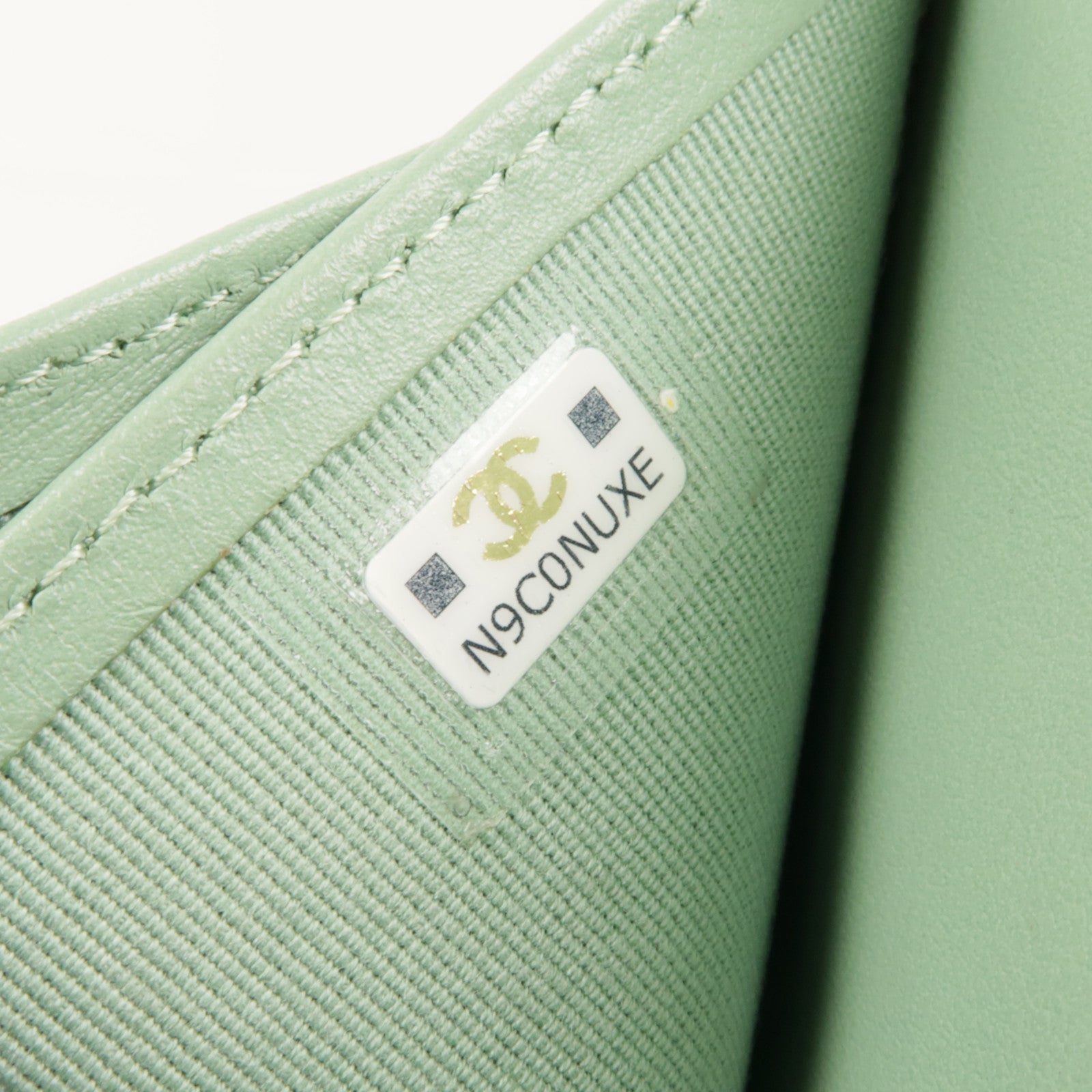 CHANEL 牛皮皮革Wallet金扣錢包