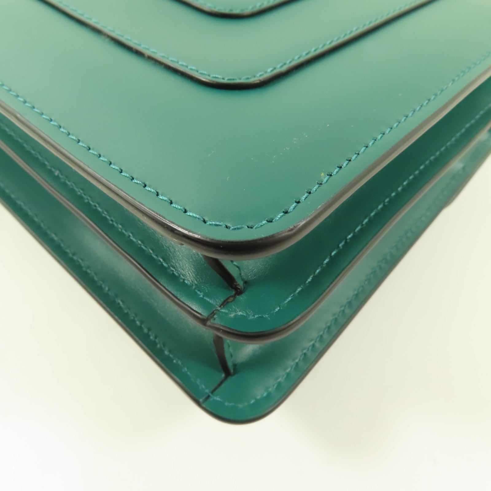 BVLGARI 牛皮皮革Chain Shoulder金扣鏈帶肩背袋