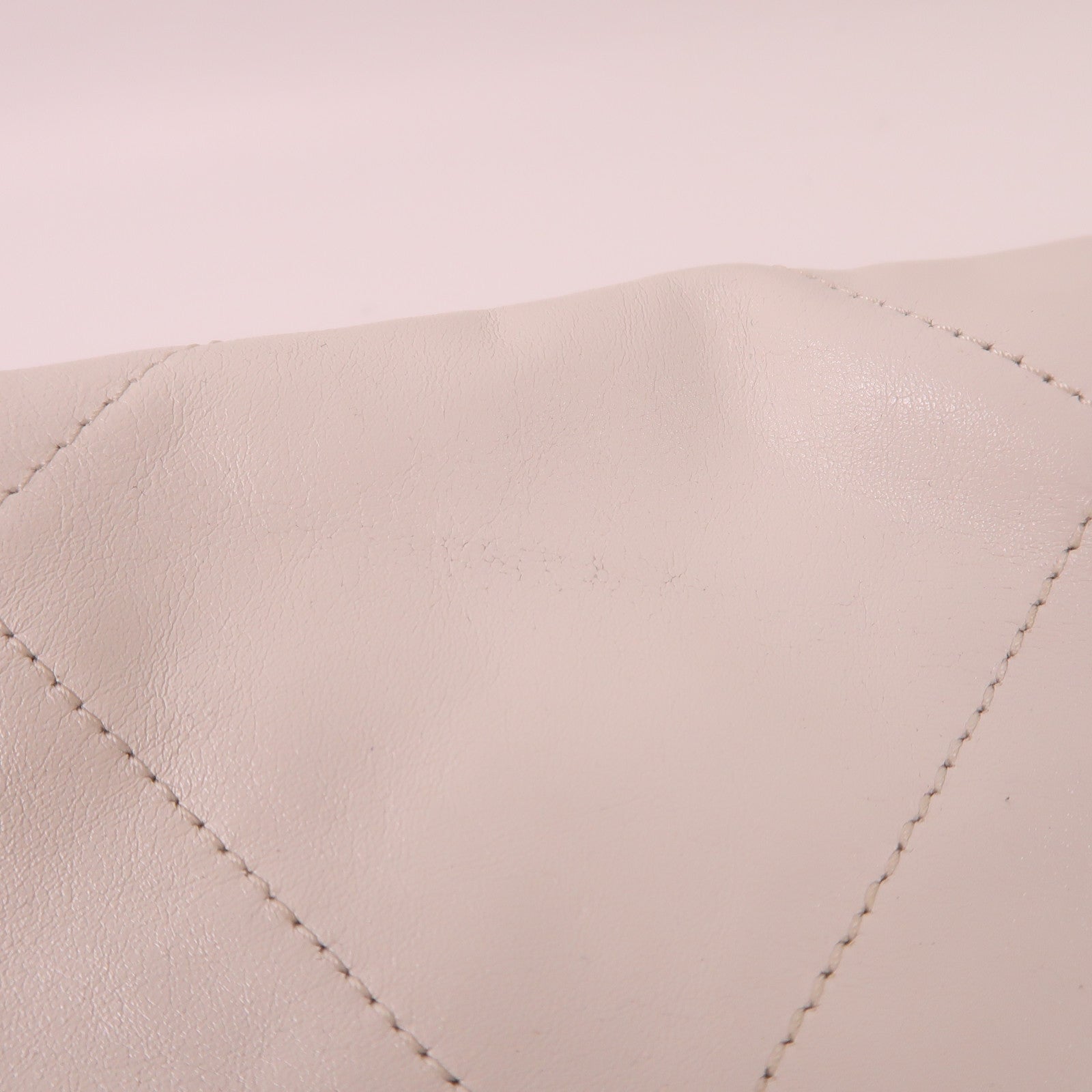 CHANEL 牛皮皮革Chanel 22 Small金扣鏈帶肩背袋