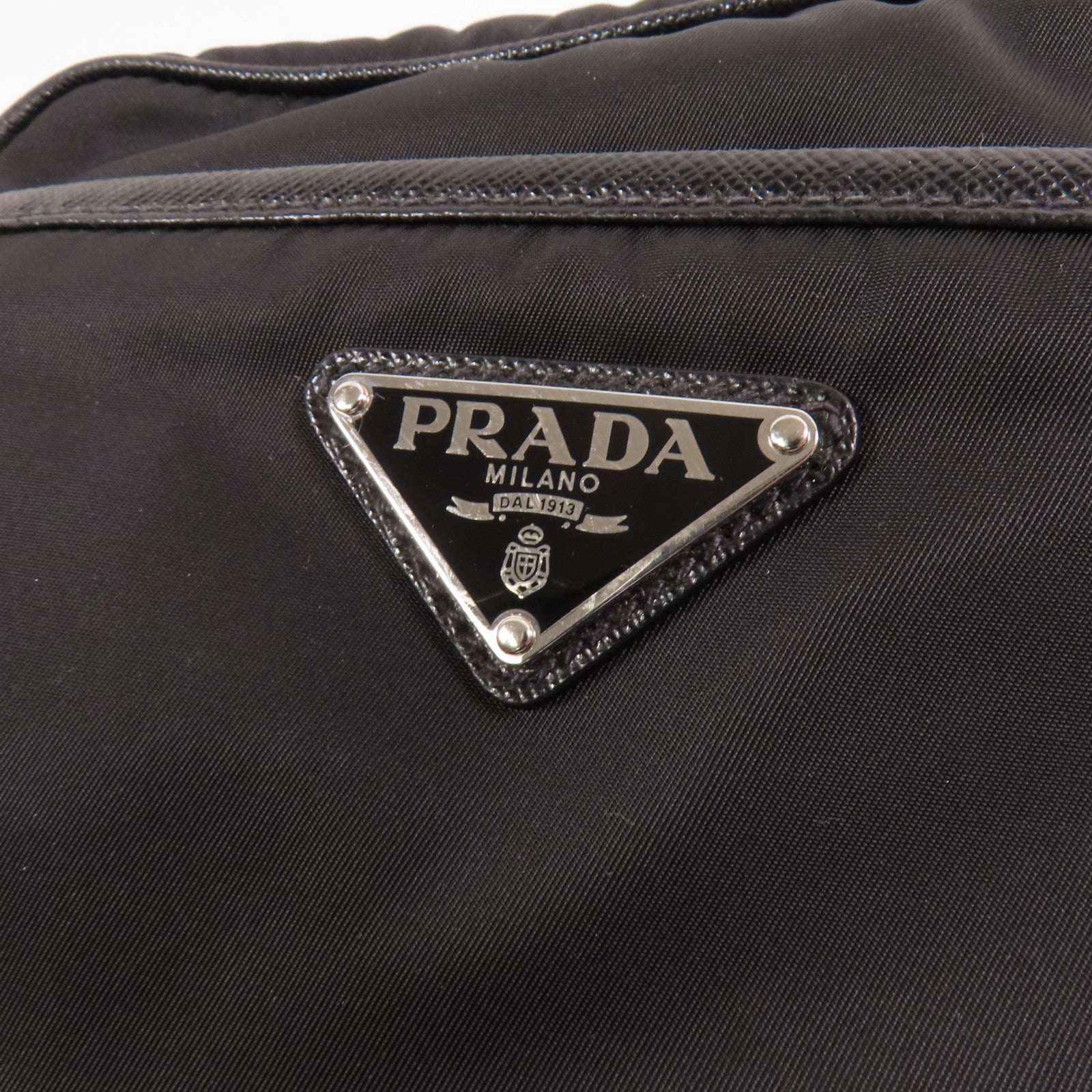 PRADA 尼龍Shoulder Bag銀扣肩背袋
