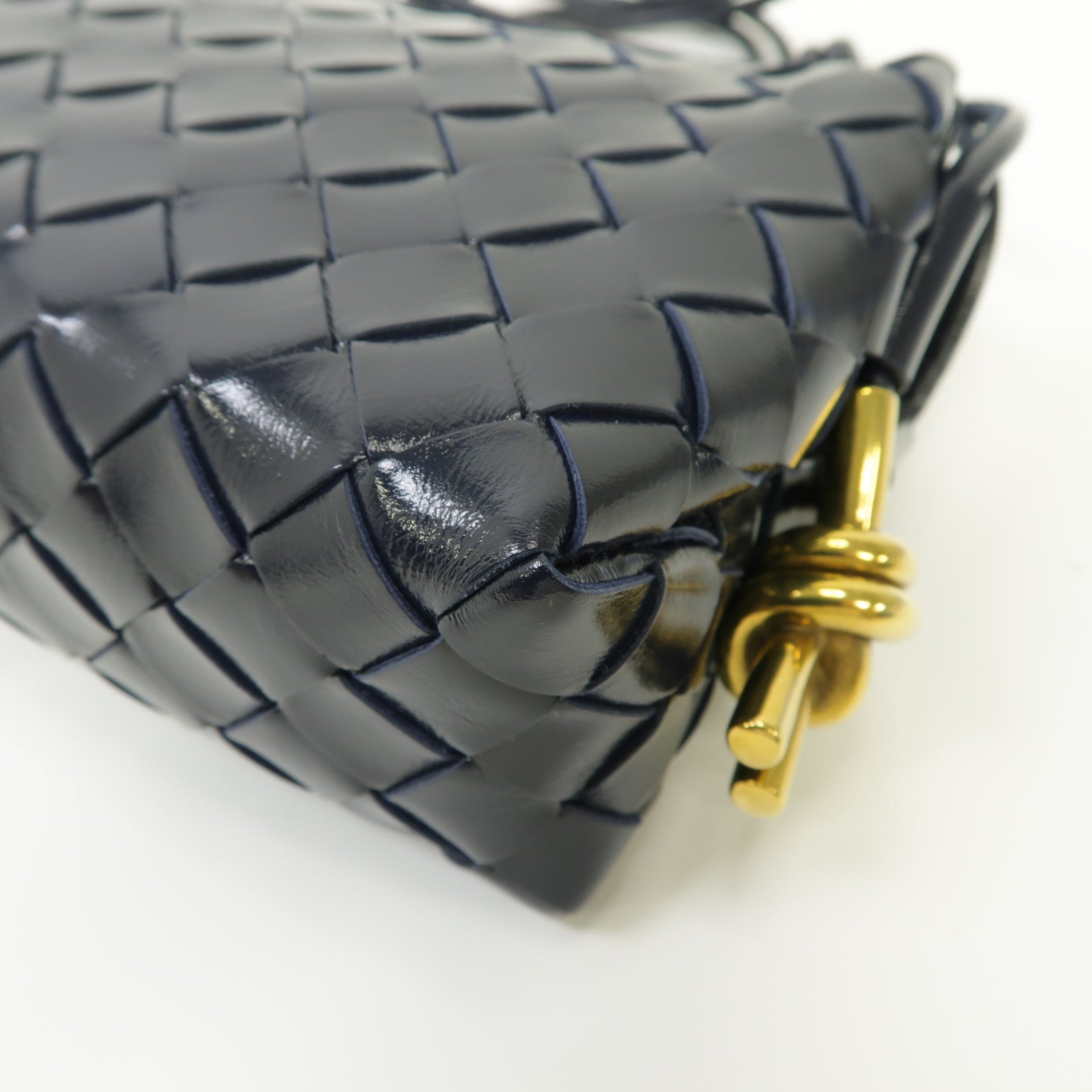 BOTTEGA VENETA 織紋皮革Mini Loop金扣肩背袋深藍色