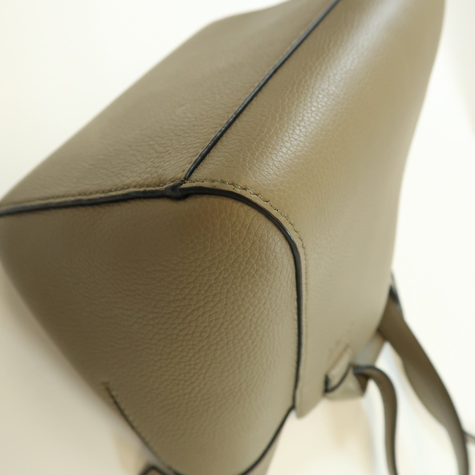 LOEWE 牛皮皮革Hammock Nugget金扣手挽肩背兩用袋卡其色