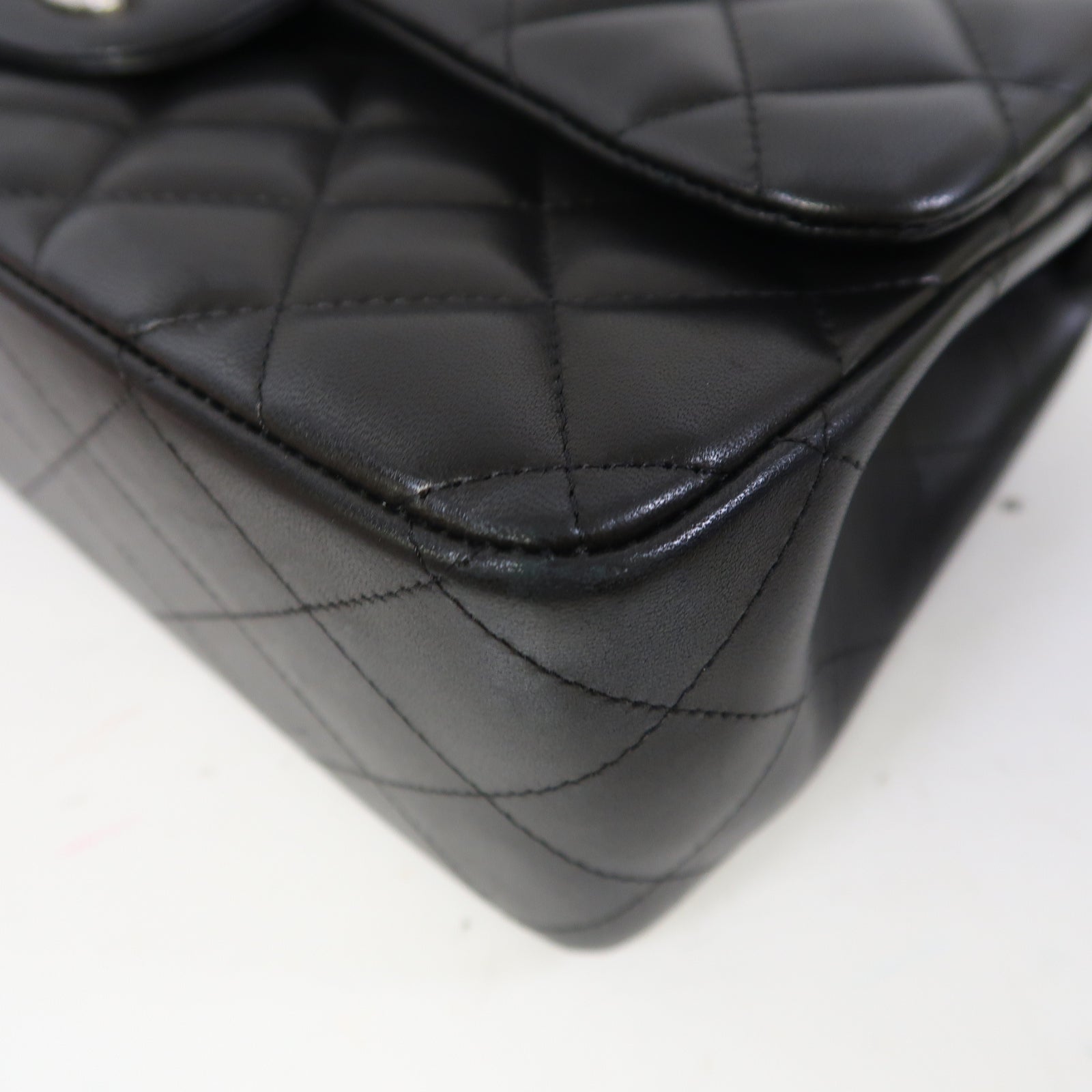 CHANEL 菱格羊皮皮革Classic Jumbo銀扣鏈帶肩背袋黑色