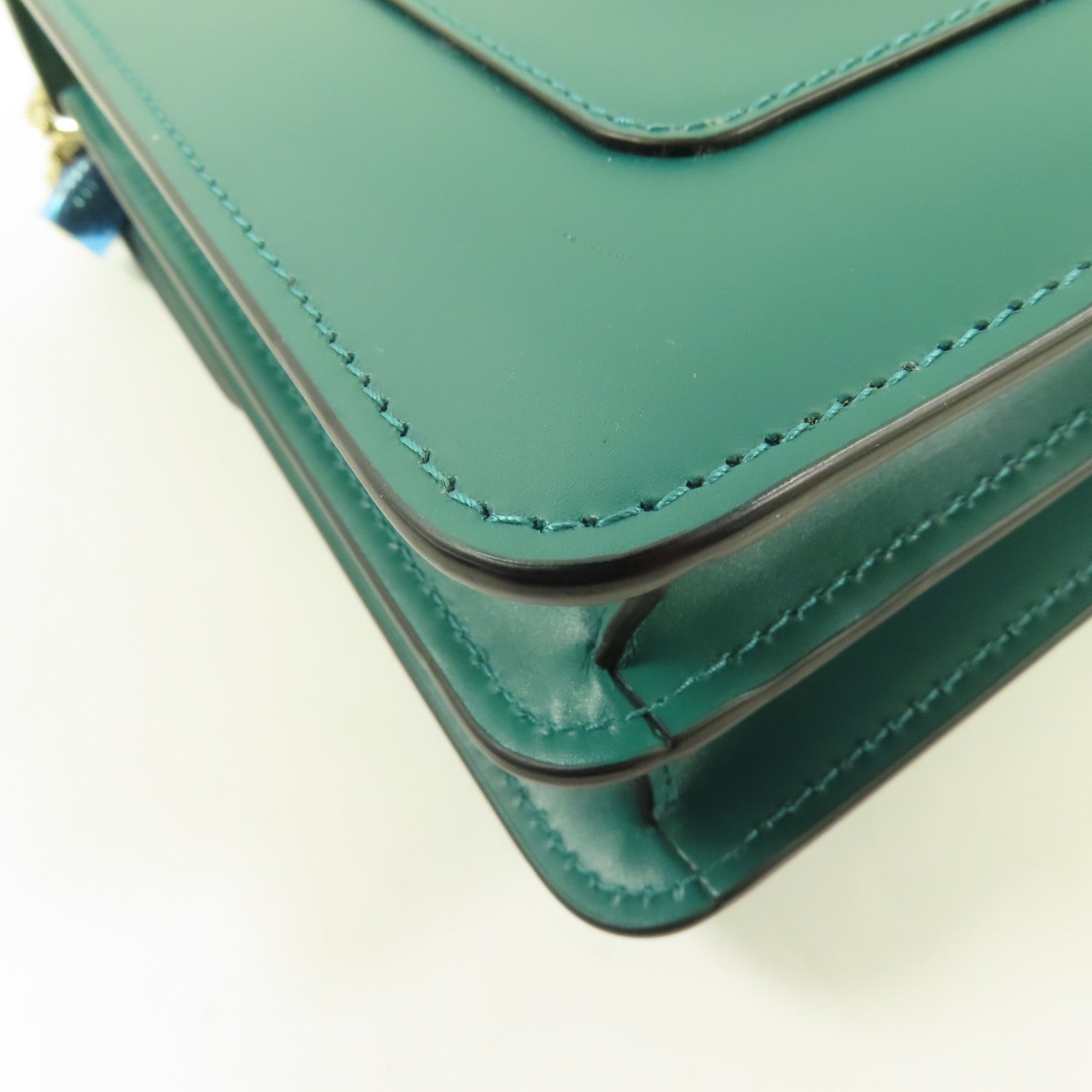 BVLGARI 牛皮皮革Chain Shoulder金扣鏈帶肩背袋