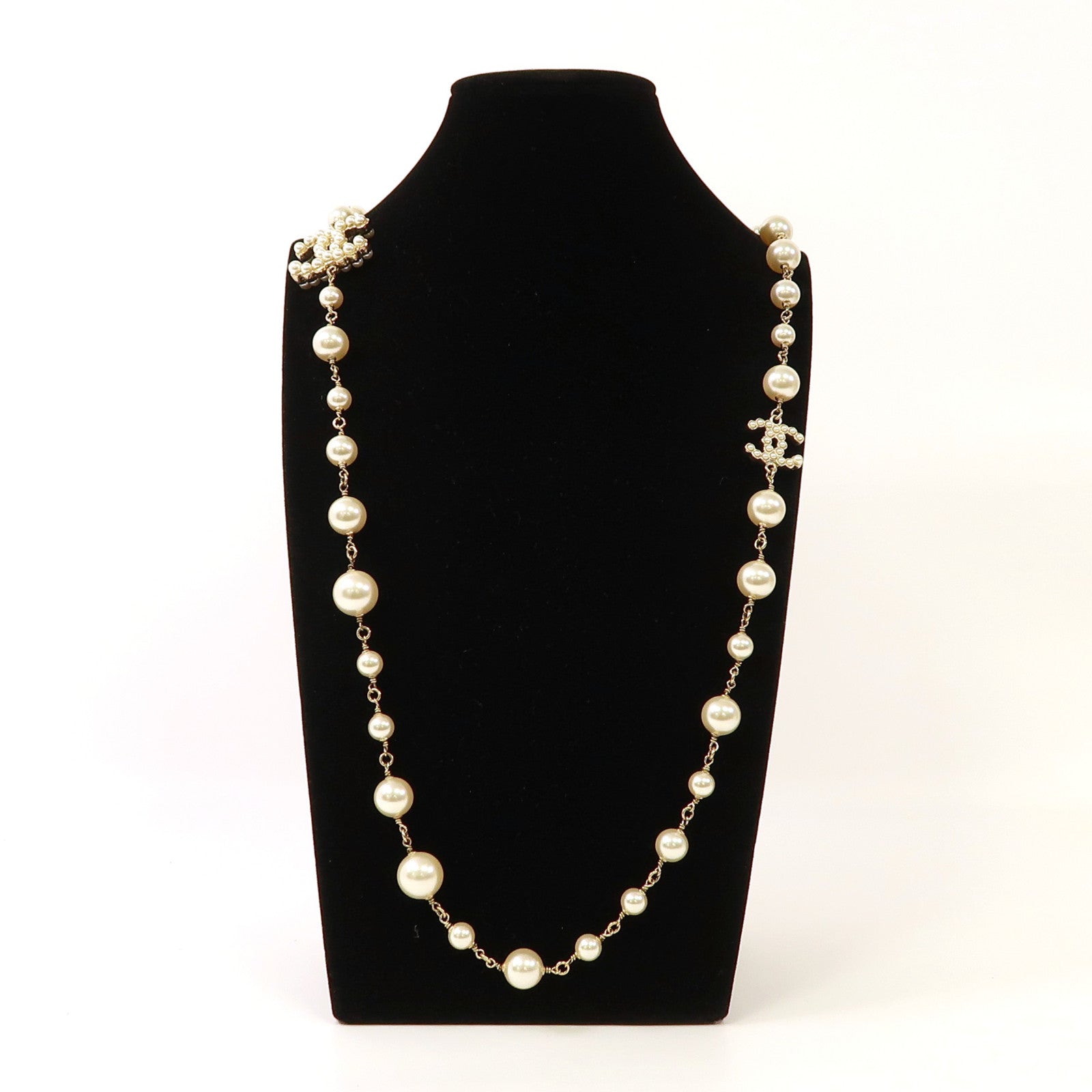 CHANEL (PRICE DOWN) CC Necklace Metal/PVC Gold/White
