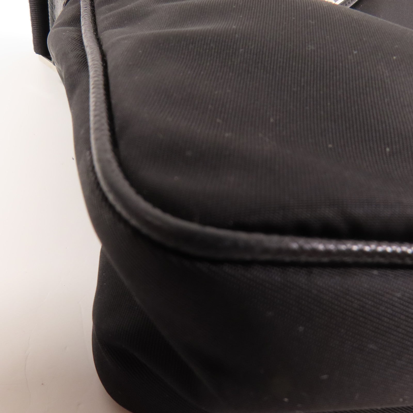 PRADA 尼龍Shoulder Bag銀扣肩背袋