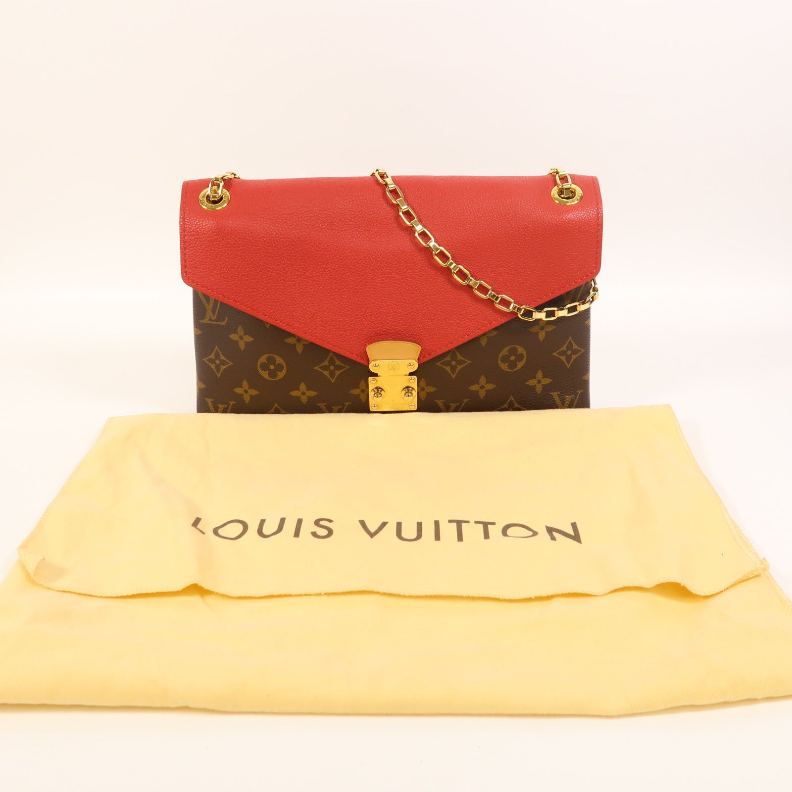 LOUIS VUITTON Monogram Pallas Chain Bag金扣鏈帶肩背袋