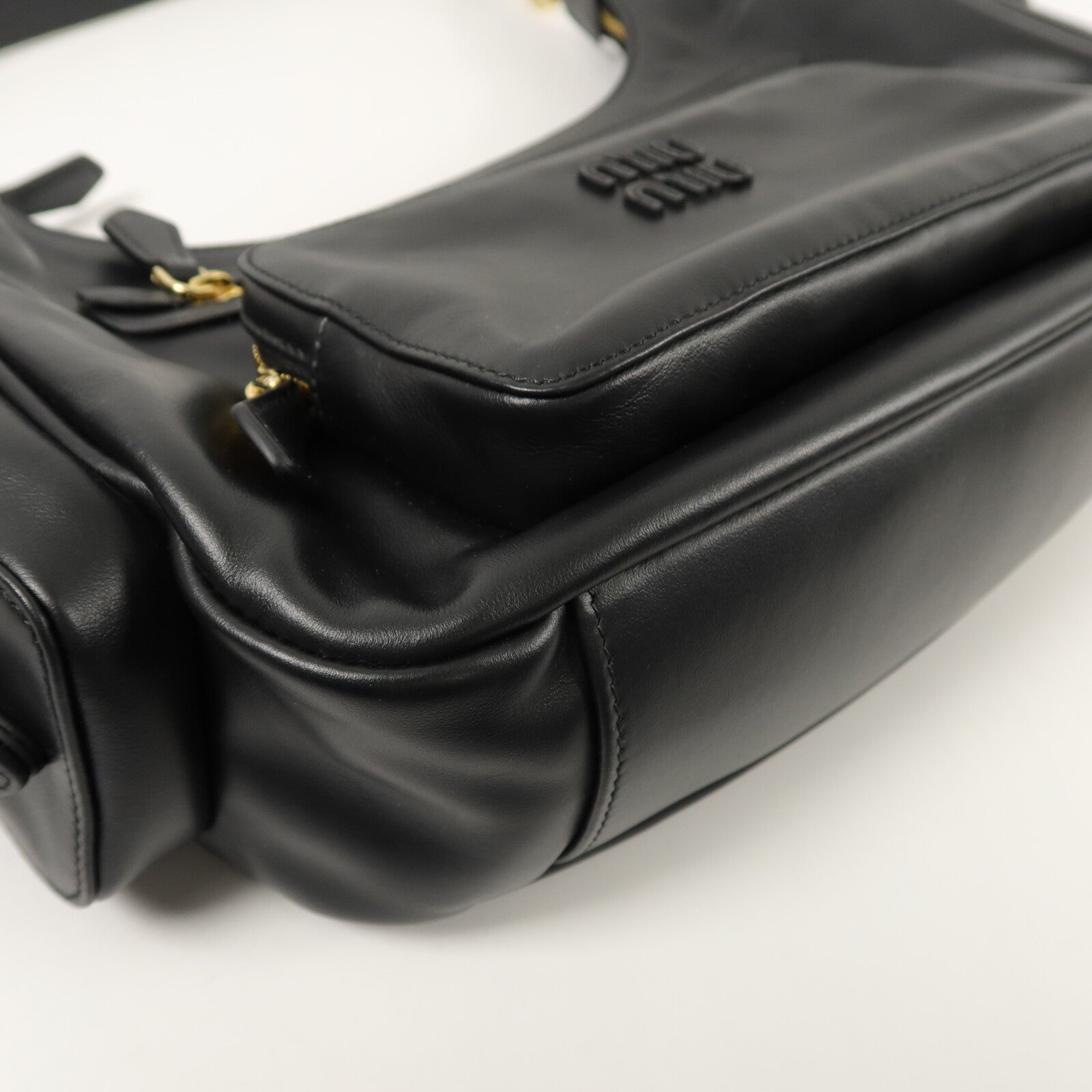 Miu Miu 羊皮皮革Pocket Large肩背袋