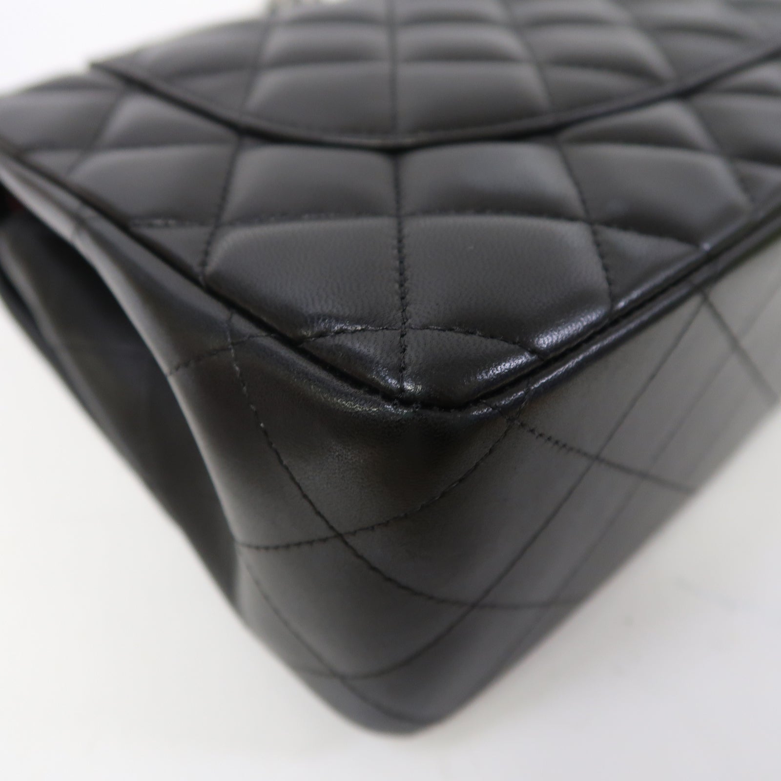 CHANEL 菱格羊皮皮革Classic Jumbo銀扣鏈帶肩背袋黑色