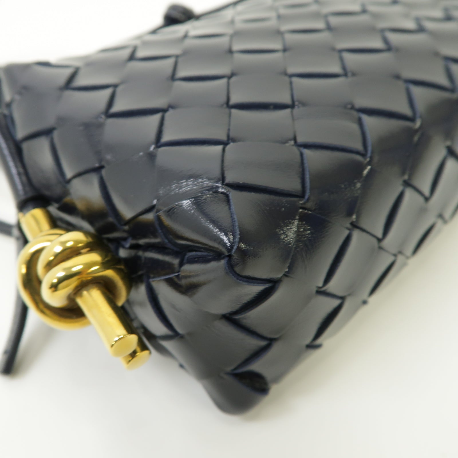 BOTTEGA VENETA 織紋皮革Mini Loop金扣肩背袋深藍色