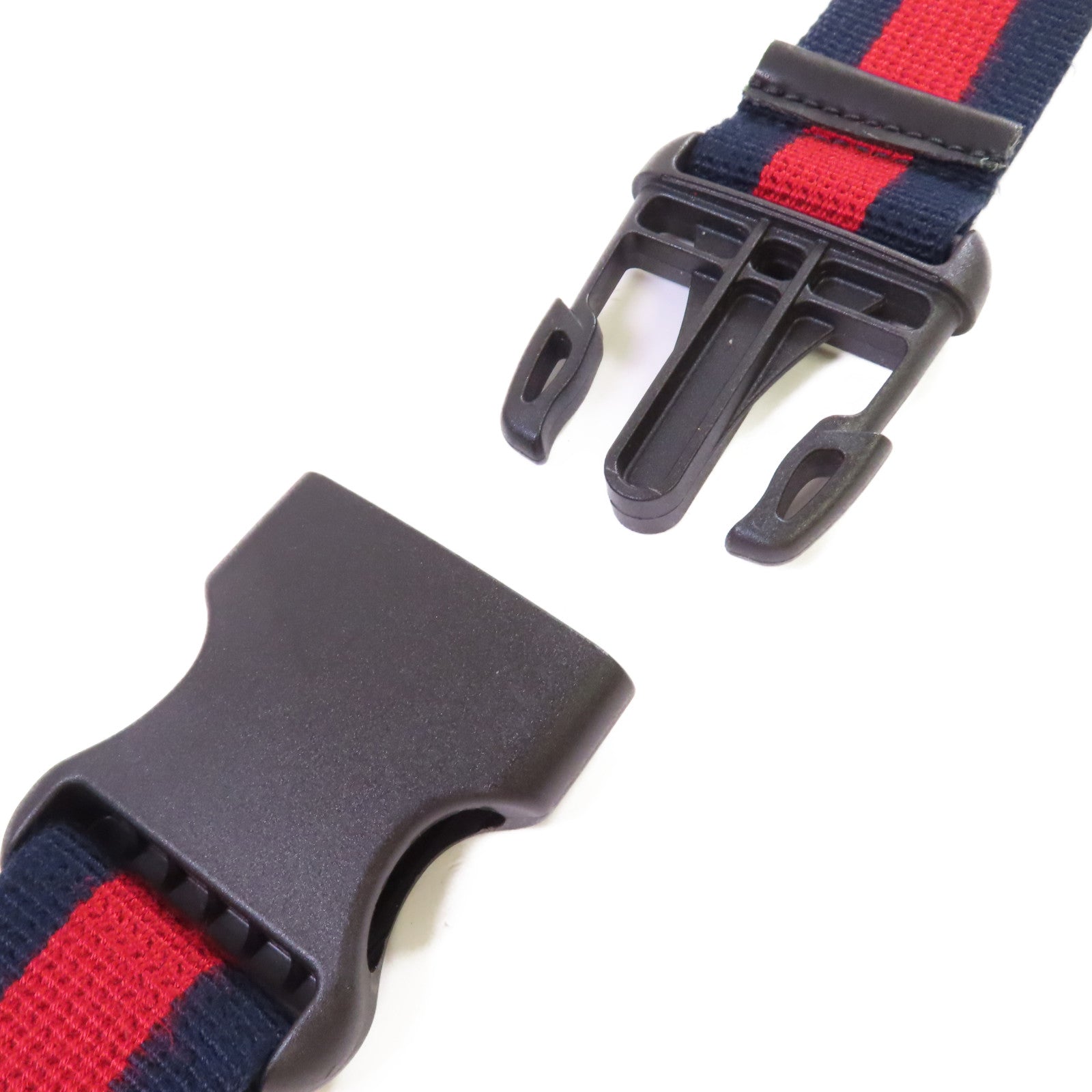 GUCCI 塗層帆布Supreme Belt Bag銀扣肩背腰袋黑色