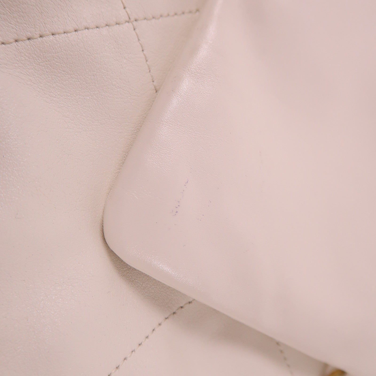 CHANEL 牛皮皮革Chanel 22 Small金扣鏈帶肩背袋