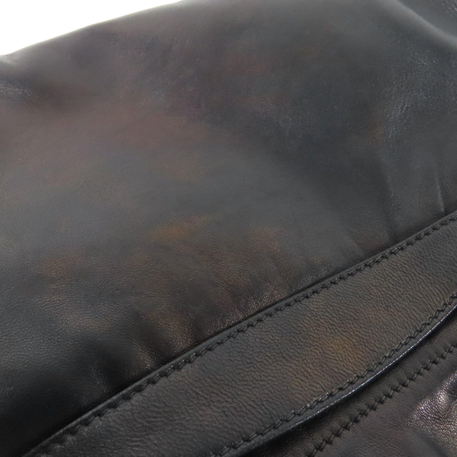 PRADA 皮革Nappa Antique金扣手拿包