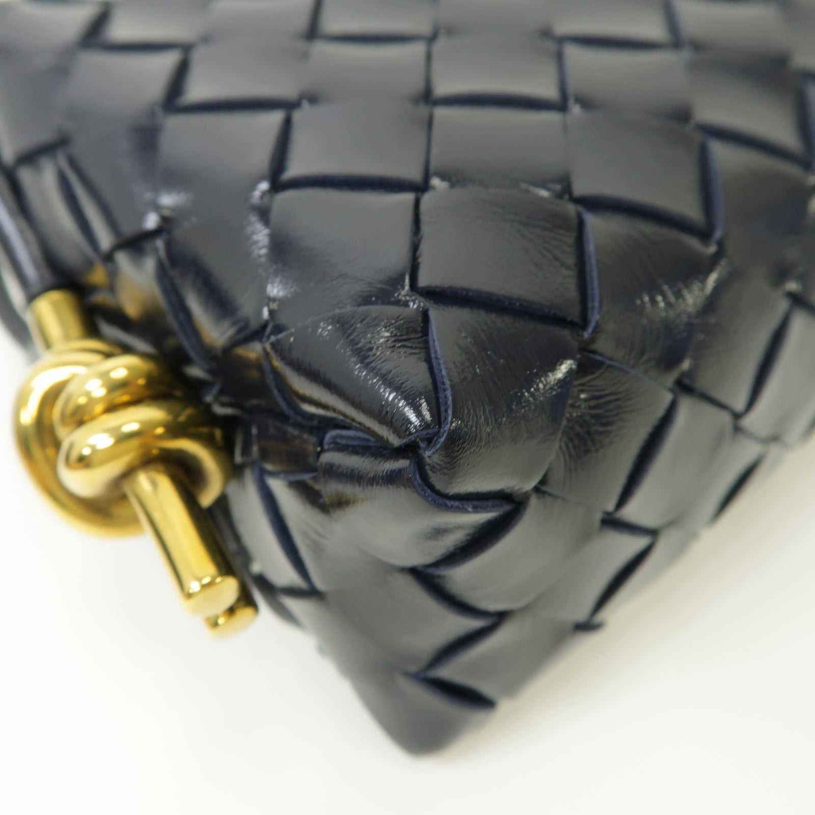 BOTTEGA VENETA 織紋皮革Mini Loop金扣肩背袋深藍色