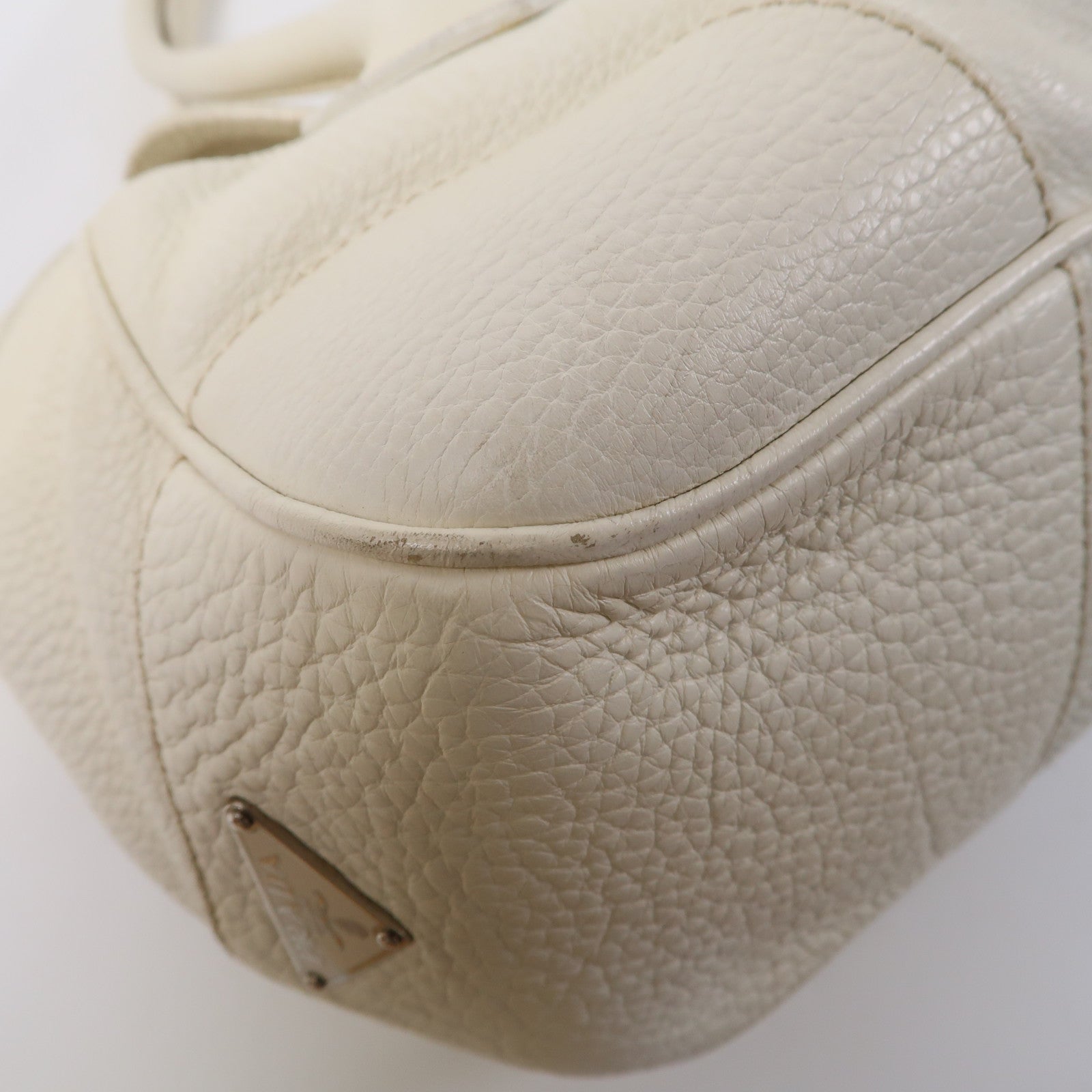 PRADA 【激減優惠】牛皮皮革Shoulder Bag銀扣肩背袋白色
